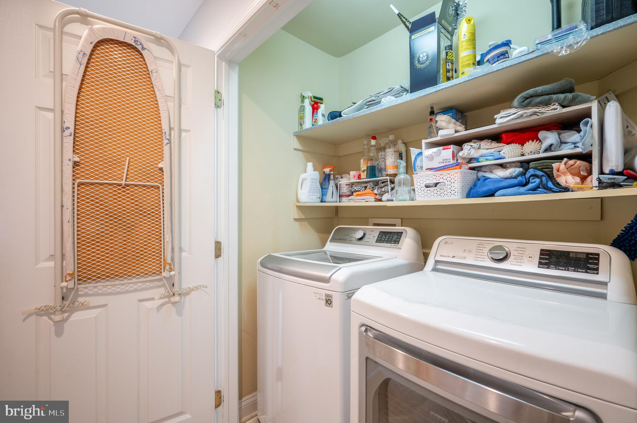 OLD TOWN VILLAGE - Residential Lease