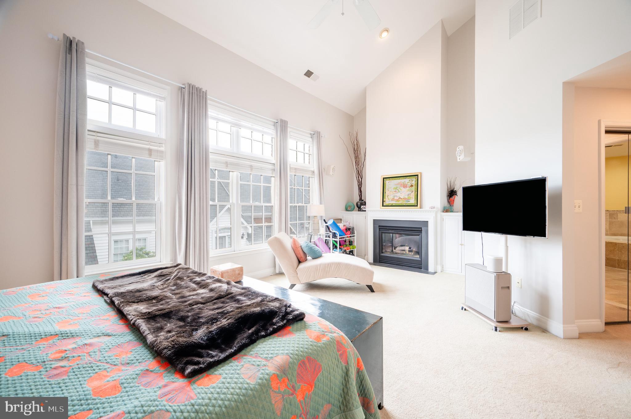 OLD TOWN VILLAGE - Residential Lease