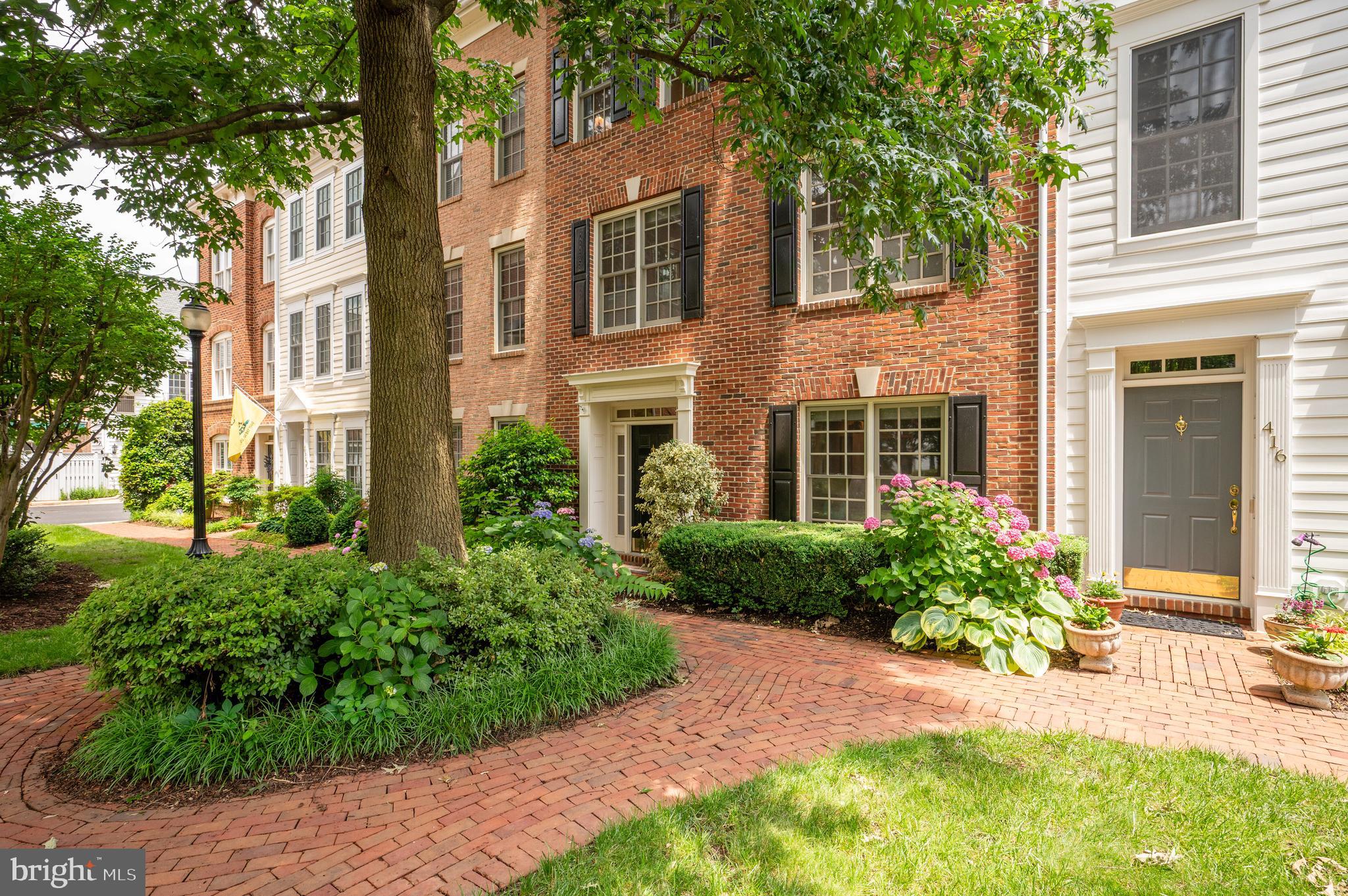 OLD TOWN VILLAGE - Residential Lease