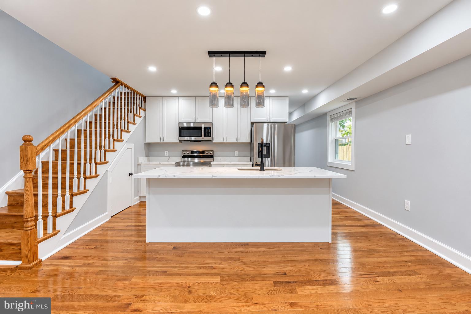 3330 BROTHERS PLACE SE