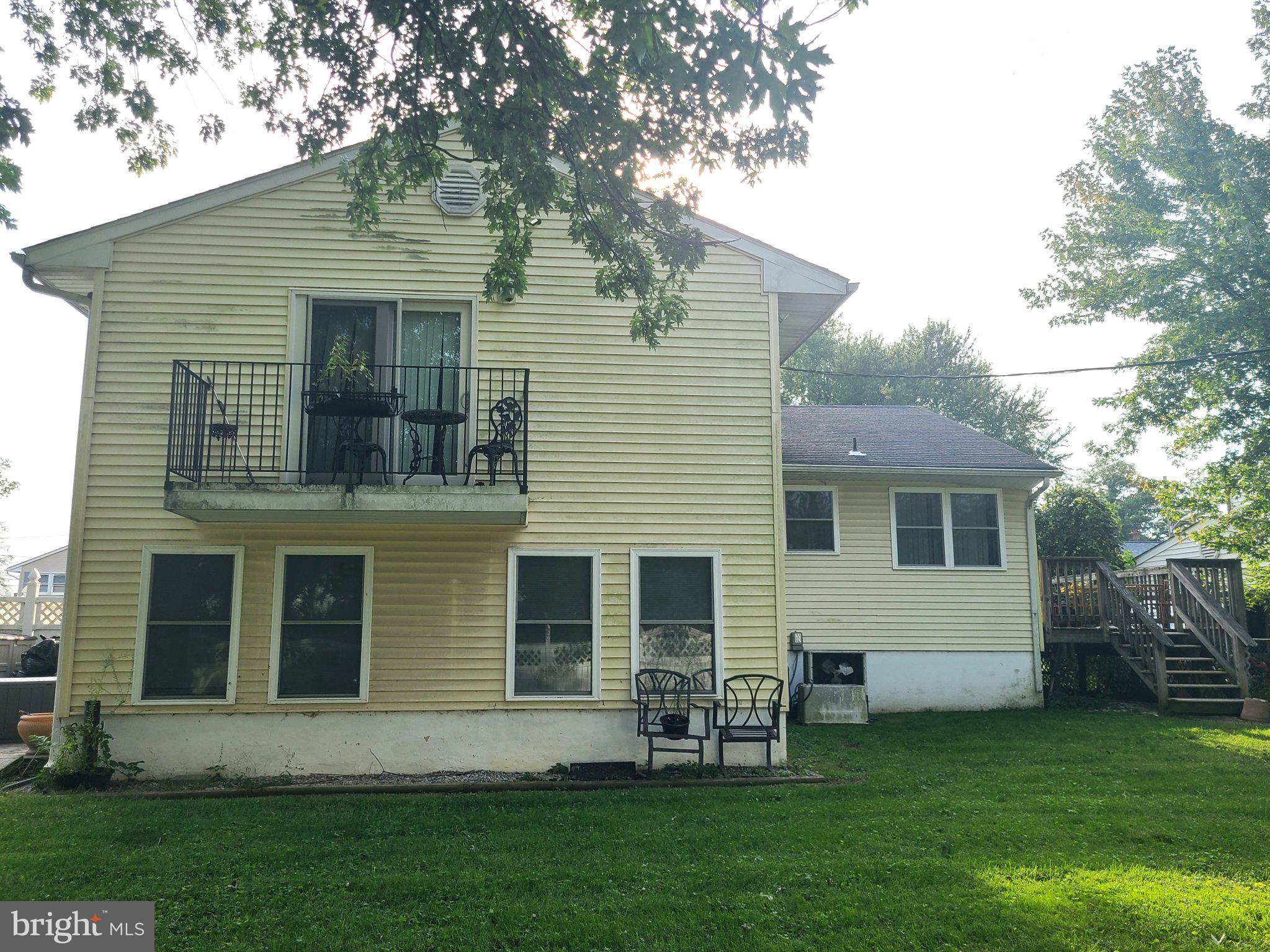 33 BRIARCLIFF DRIVE