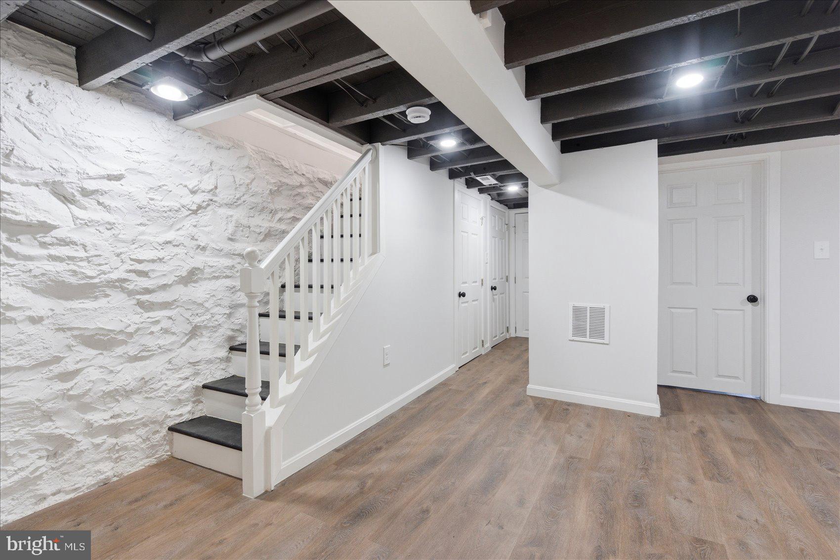 MONDAWMIN - Residential