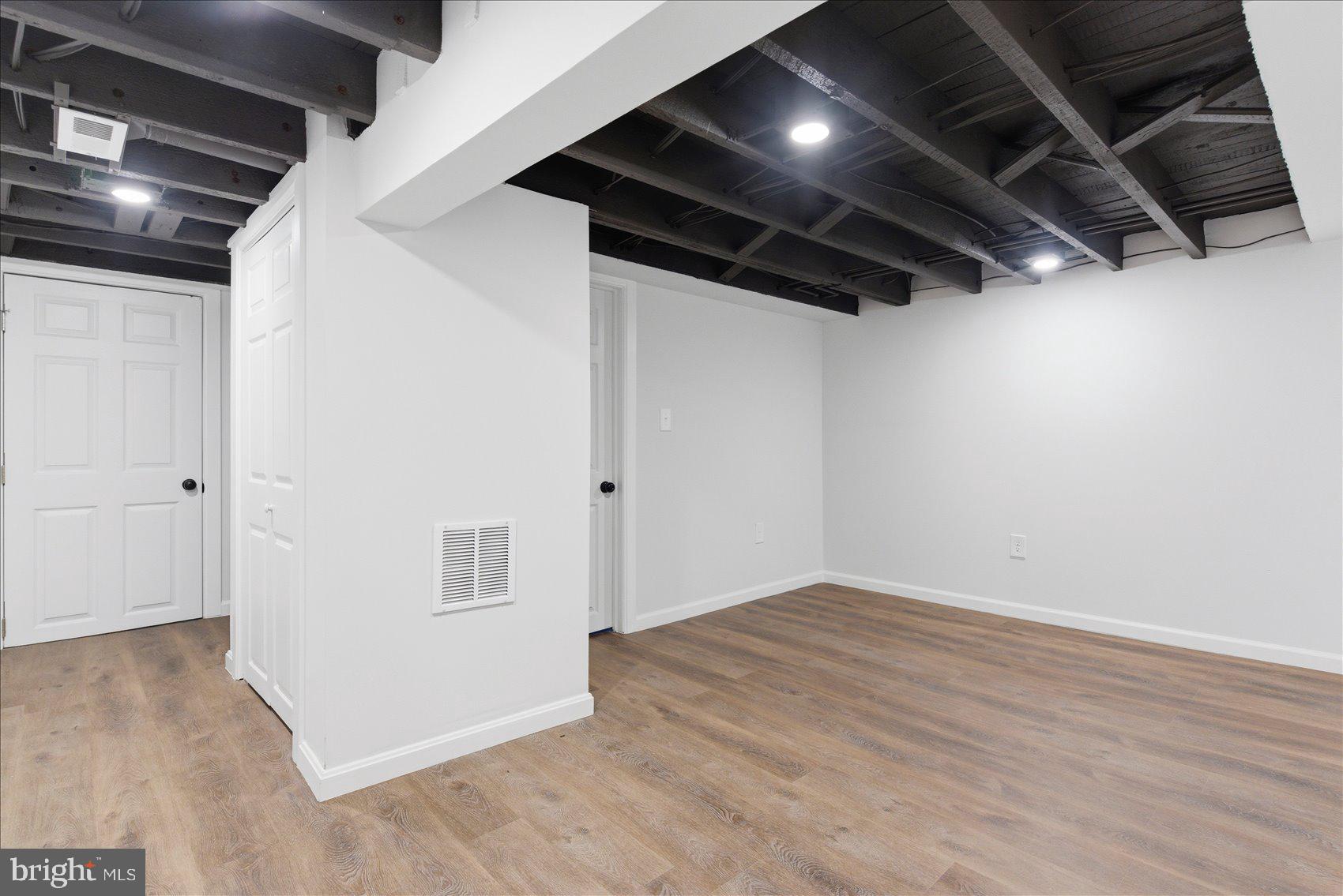 MONDAWMIN - Residential