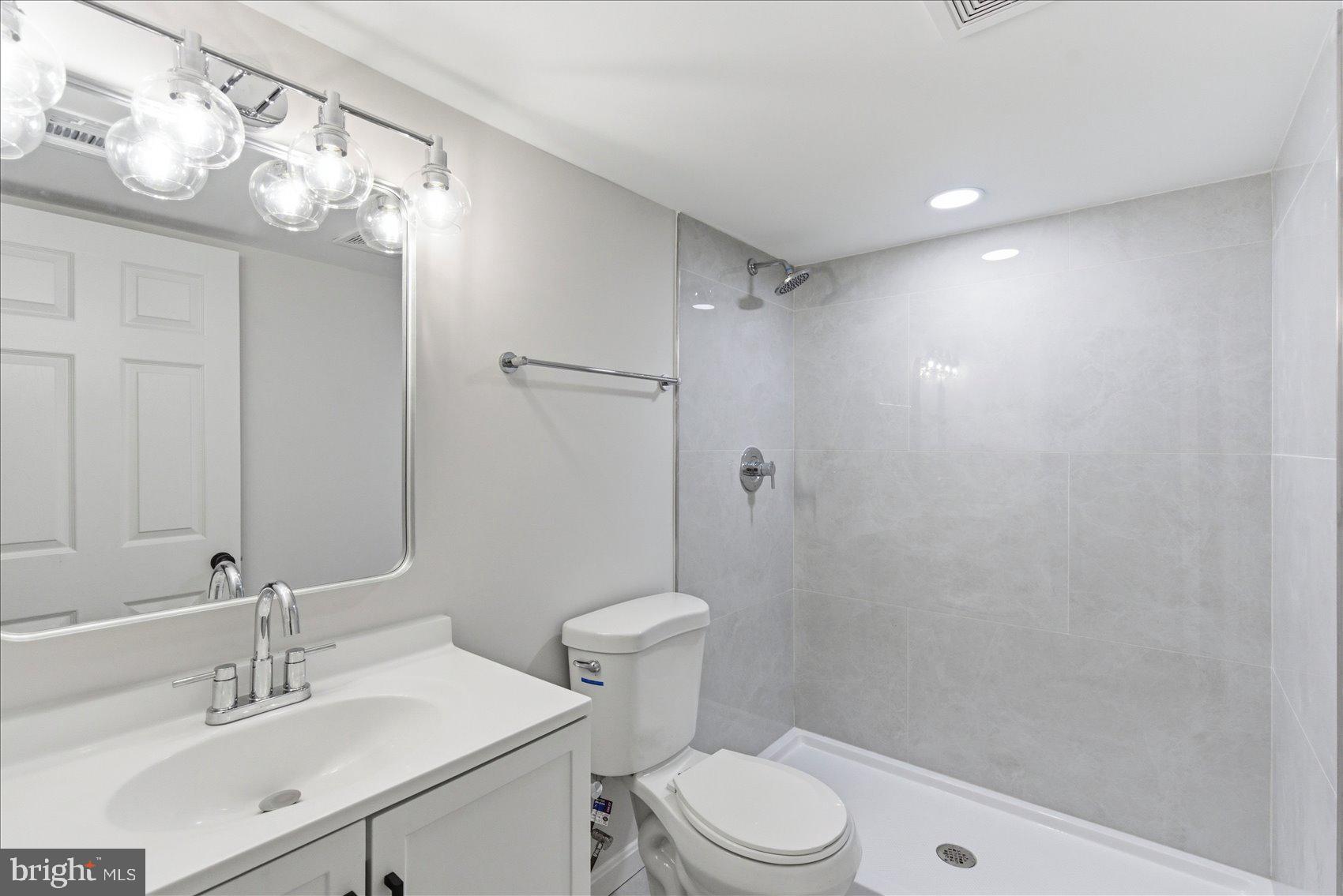 MONDAWMIN - Residential