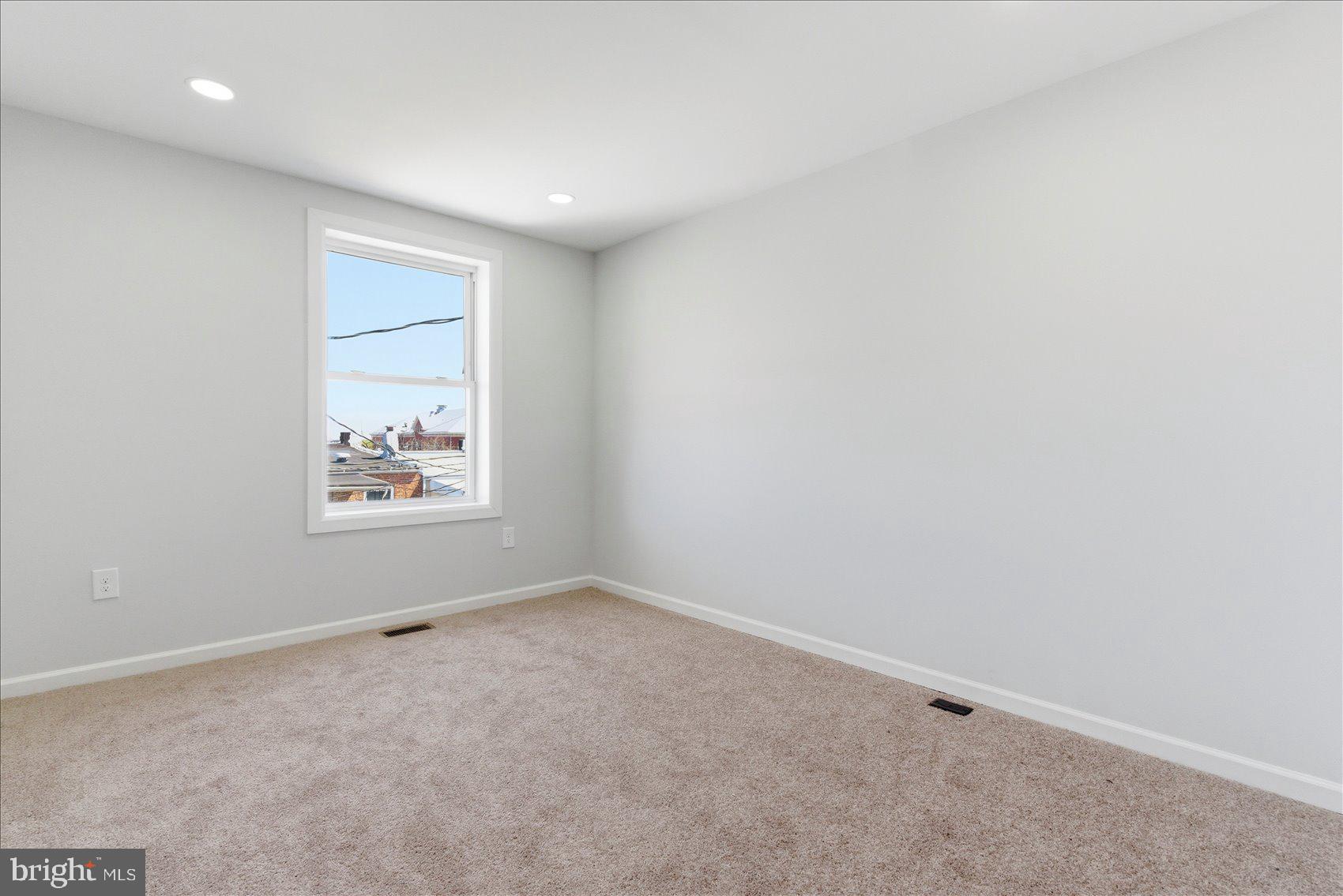 MONDAWMIN - Residential