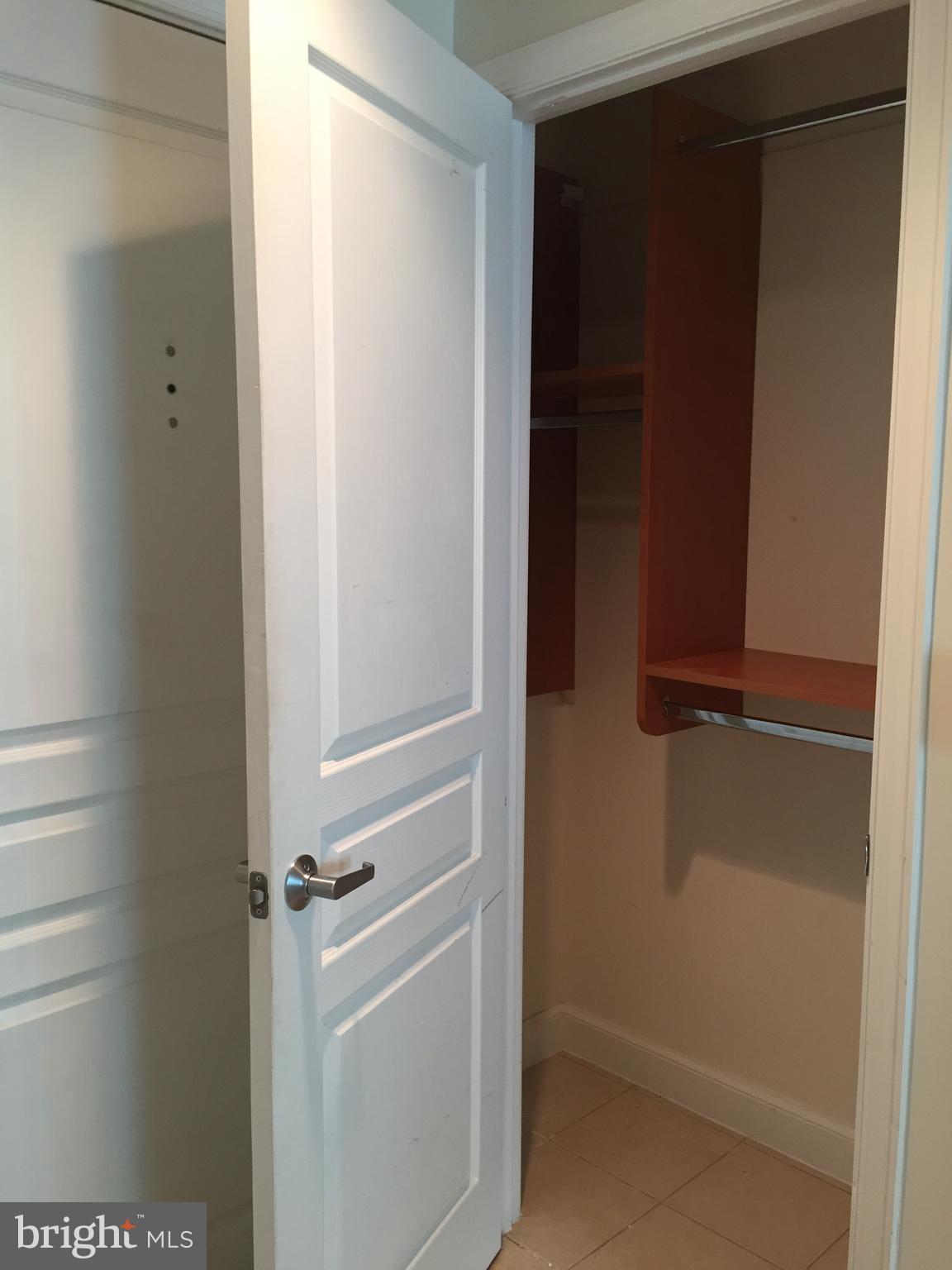 MIDTOWN ALEXANDRIA STATION CONDOMINIUM - Residential Lease