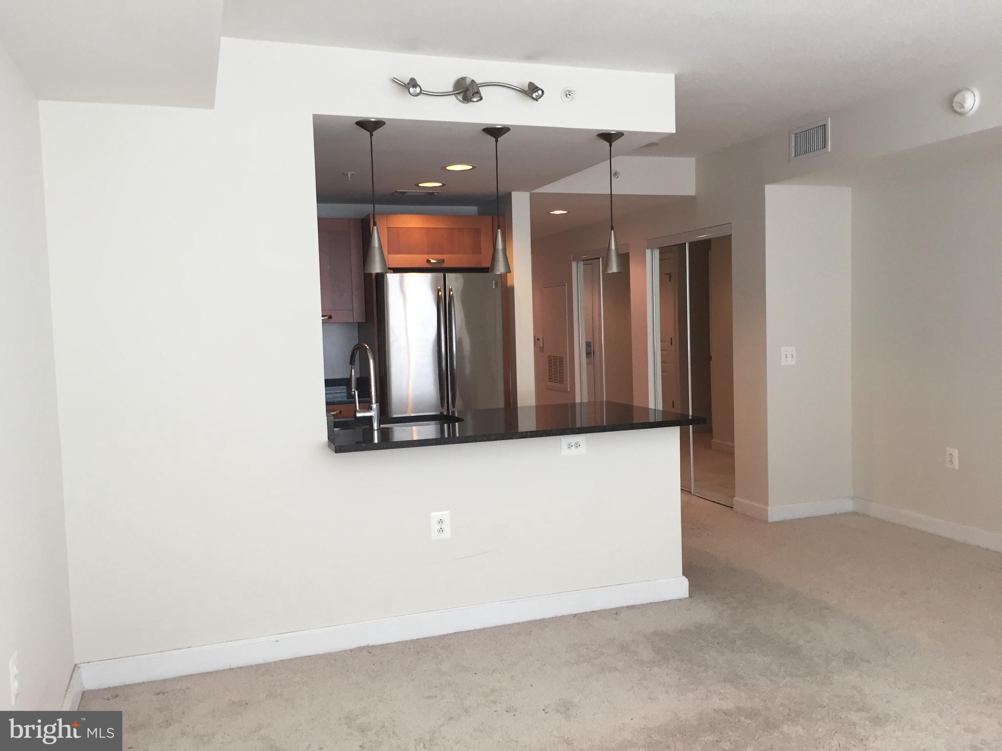 MIDTOWN ALEXANDRIA STATION CONDOMINIUM - Residential Lease