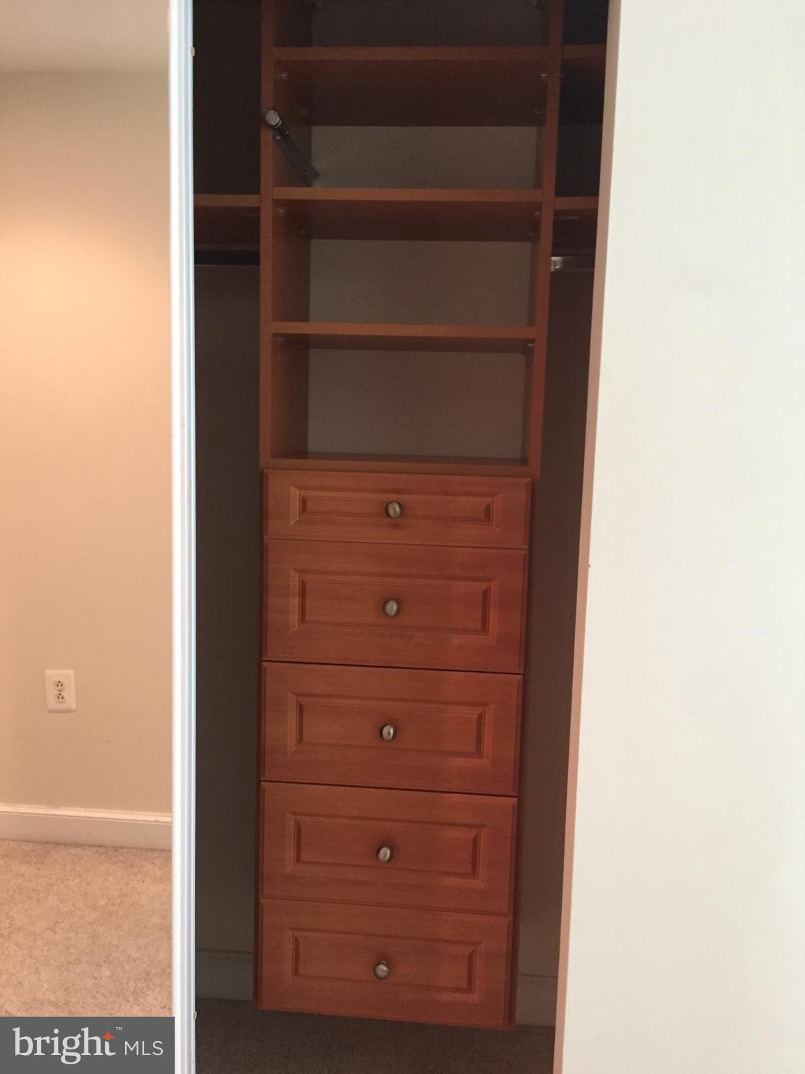 MIDTOWN ALEXANDRIA STATION CONDOMINIUM - Residential Lease