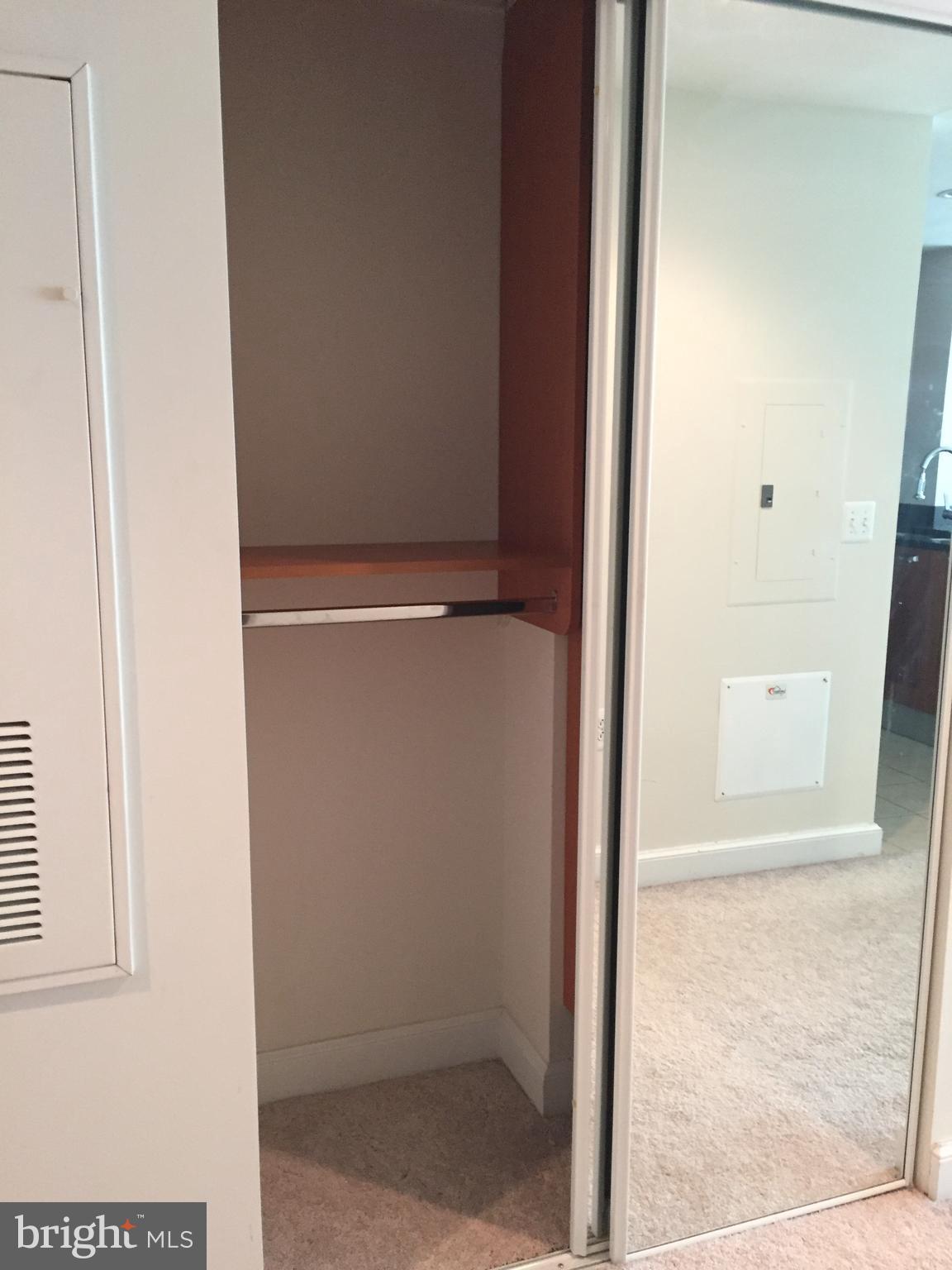 MIDTOWN ALEXANDRIA STATION CONDOMINIUM - Residential Lease