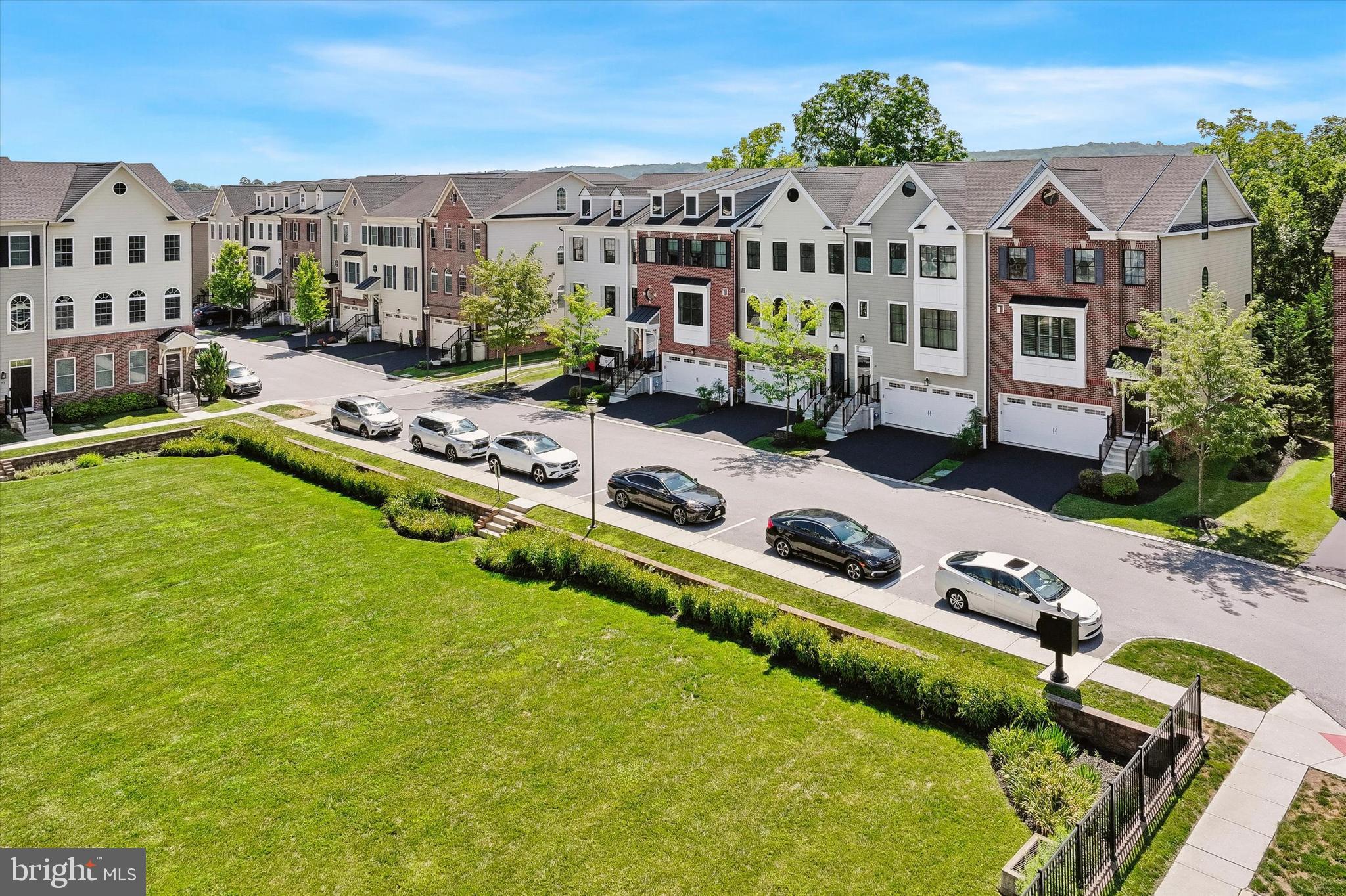 30 PARKVIEW CIRCLE