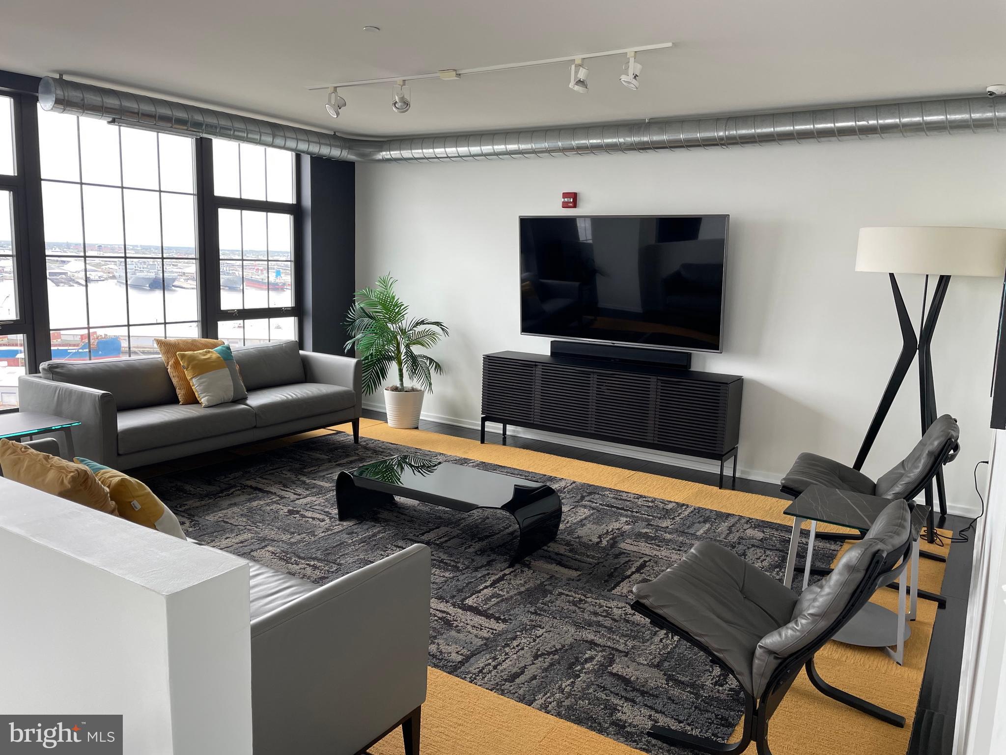 LOCUST POINT - Residential