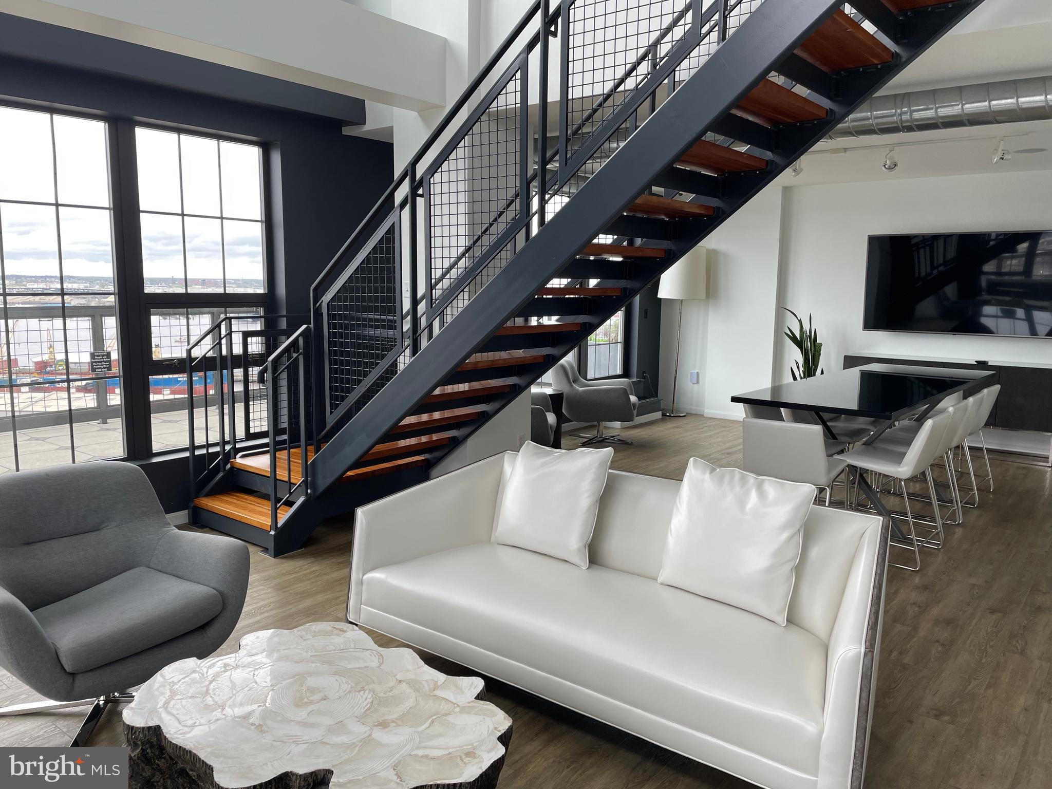 LOCUST POINT - Residential