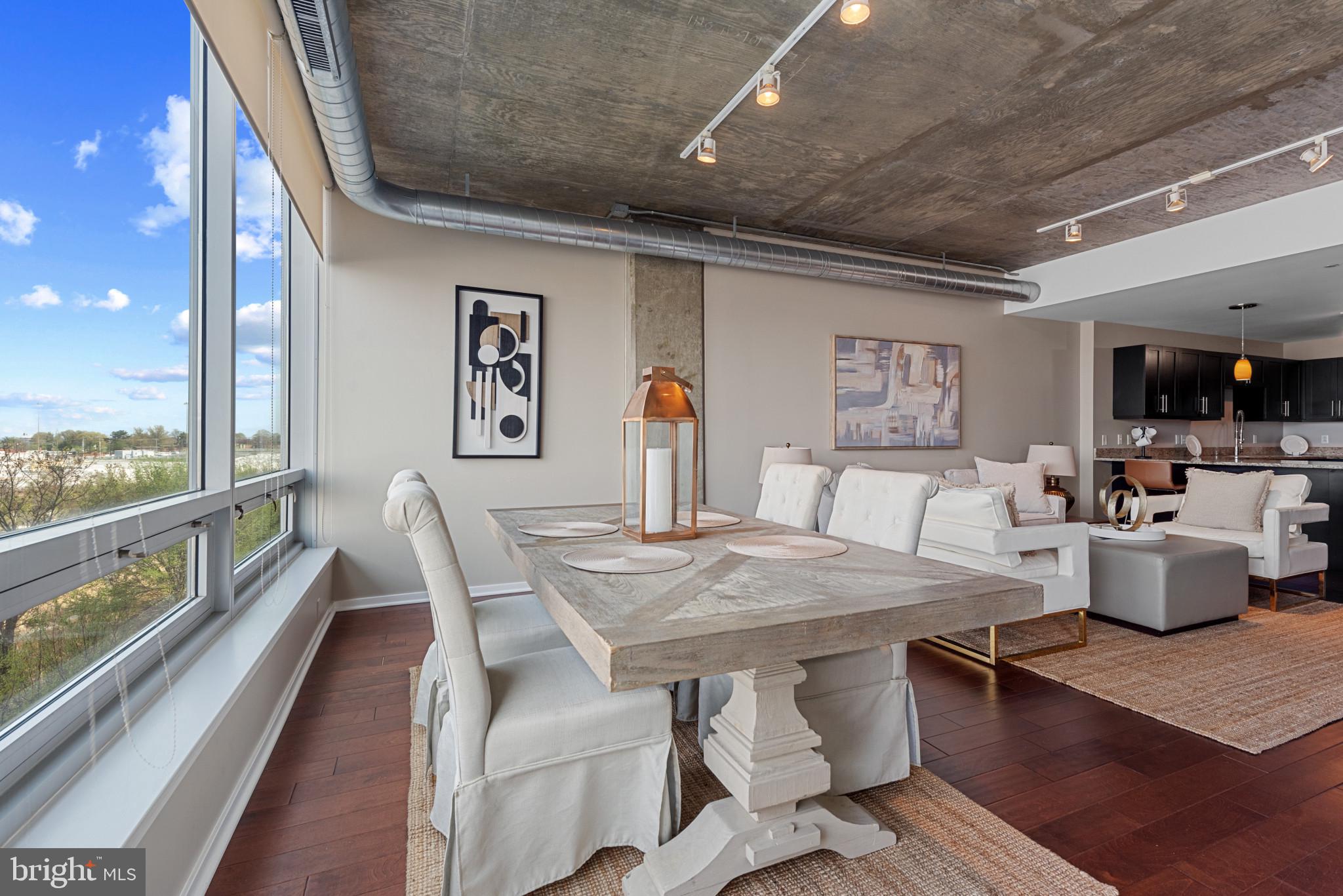 LOCUST POINT - Residential