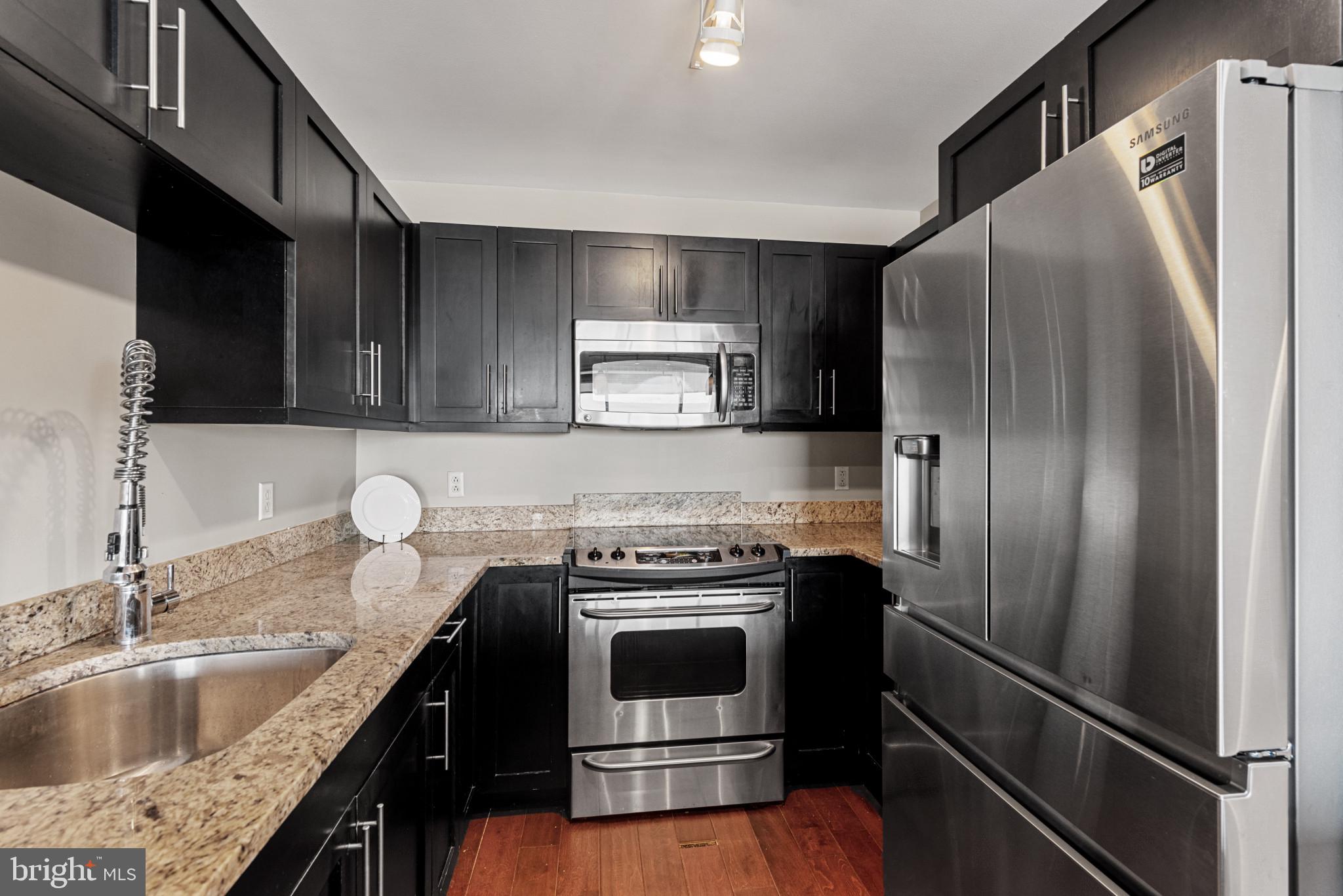 LOCUST POINT - Residential