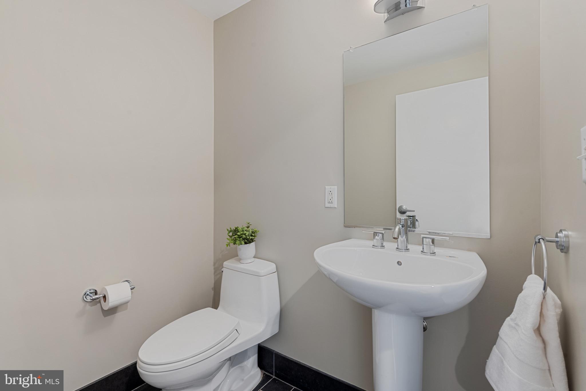 LOCUST POINT - Residential