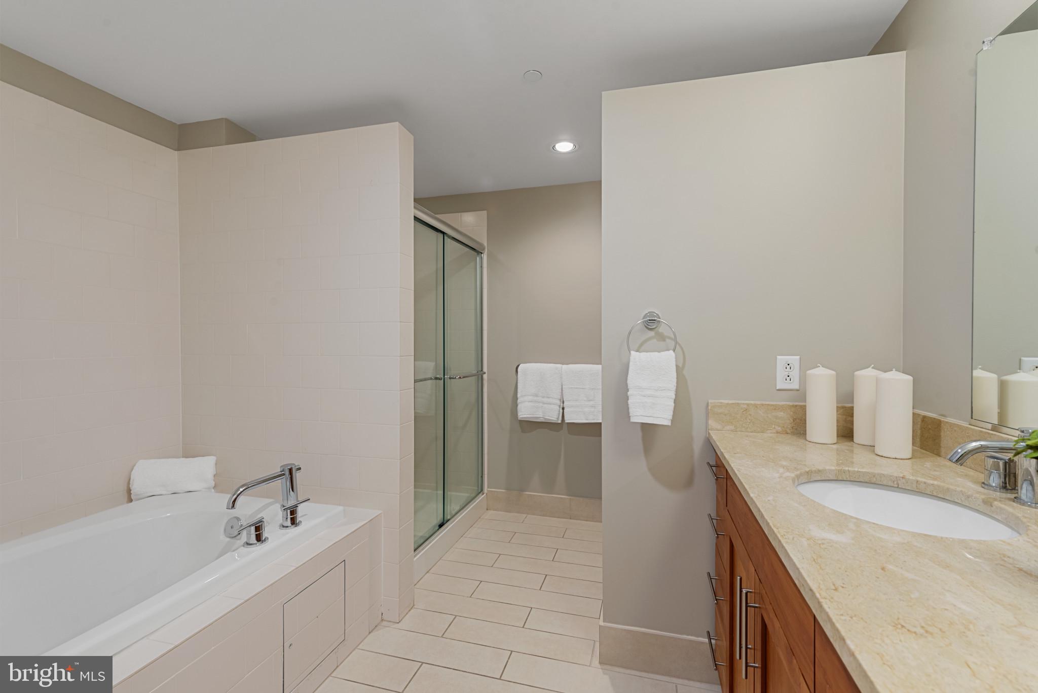 LOCUST POINT - Residential