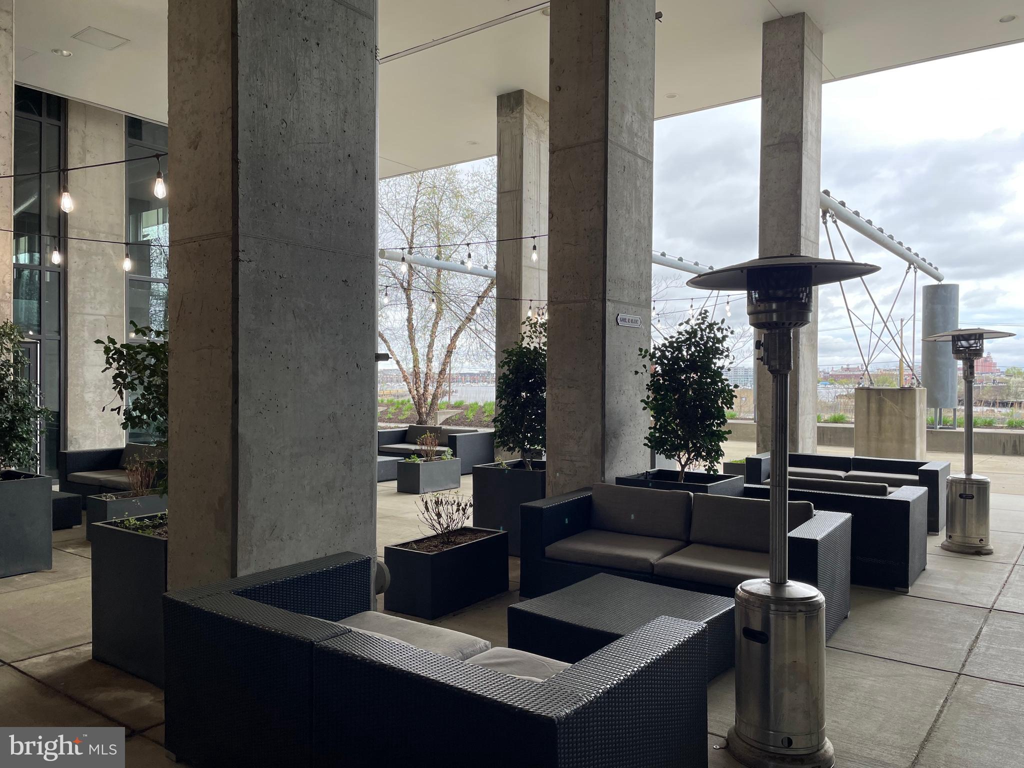 LOCUST POINT - Residential