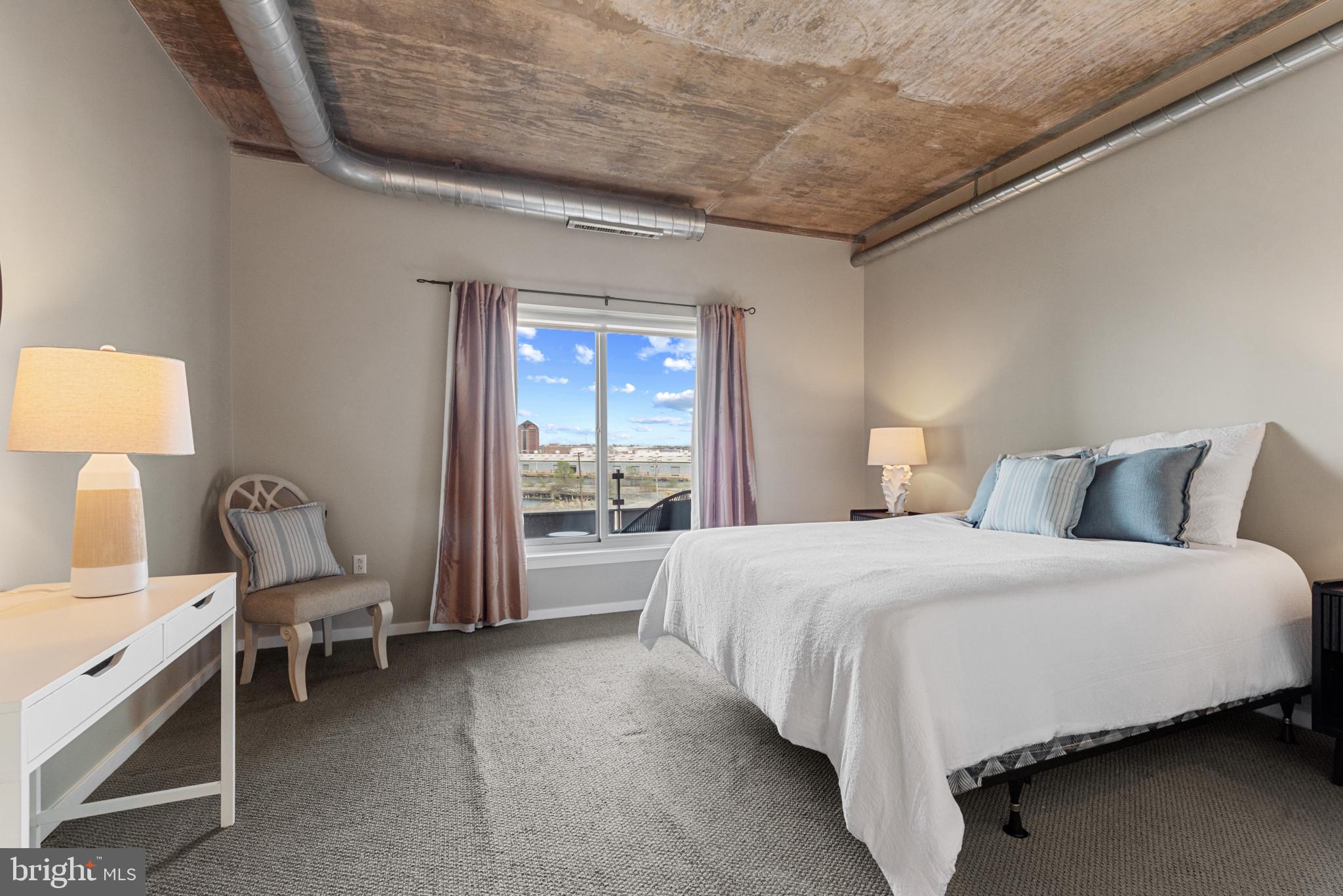 LOCUST POINT - Residential