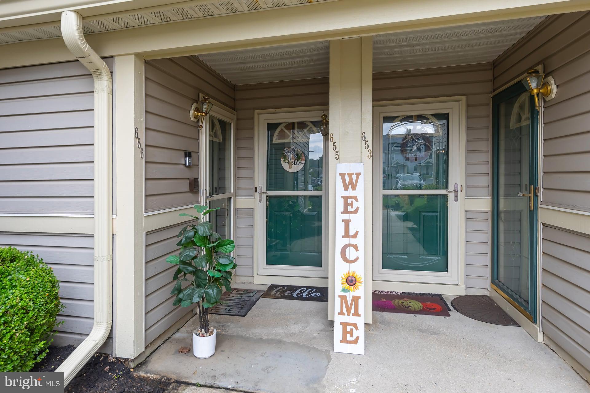 655 STEEPLECHASE COURT