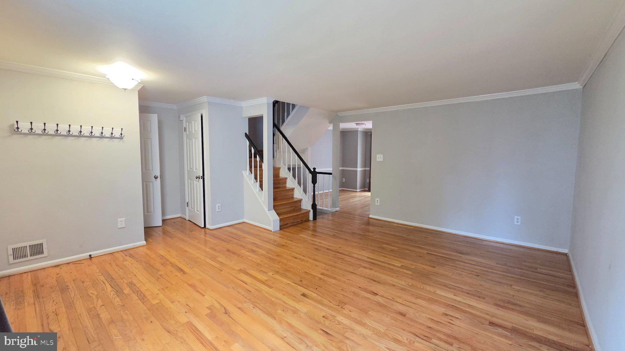 6638 GREENLEIGH LANE