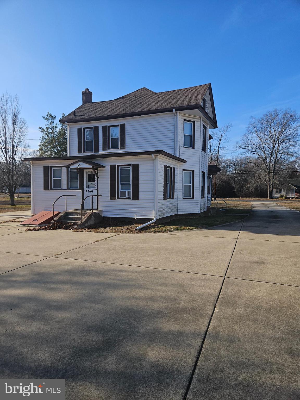 2903 S LINCOLN AVENUE