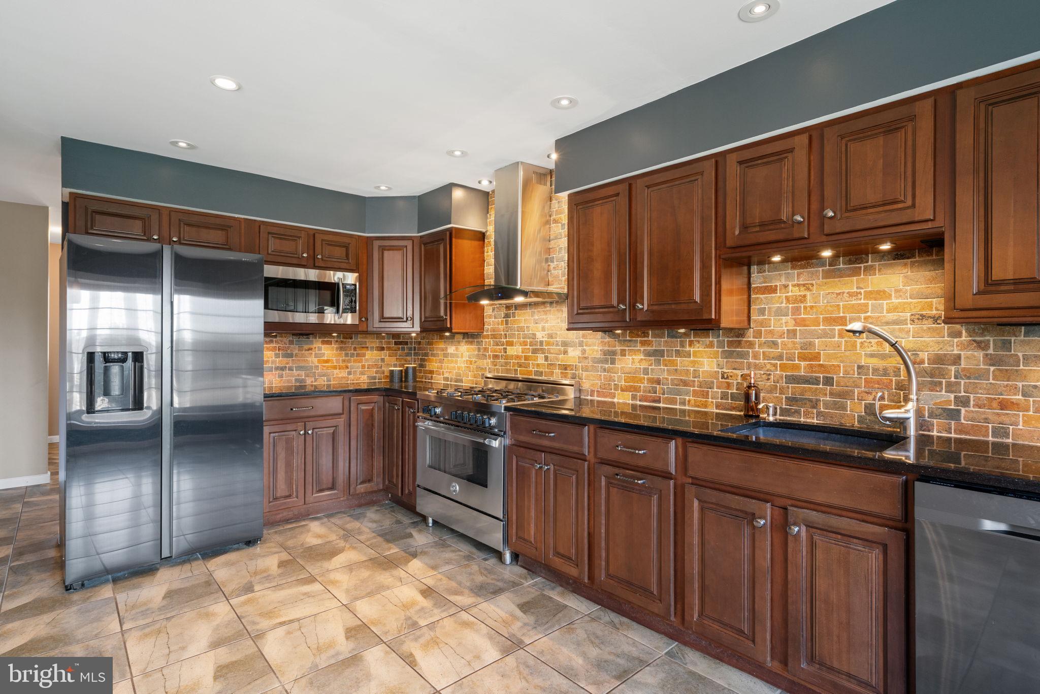 FAIRVIEW FARM SUBD - Residential