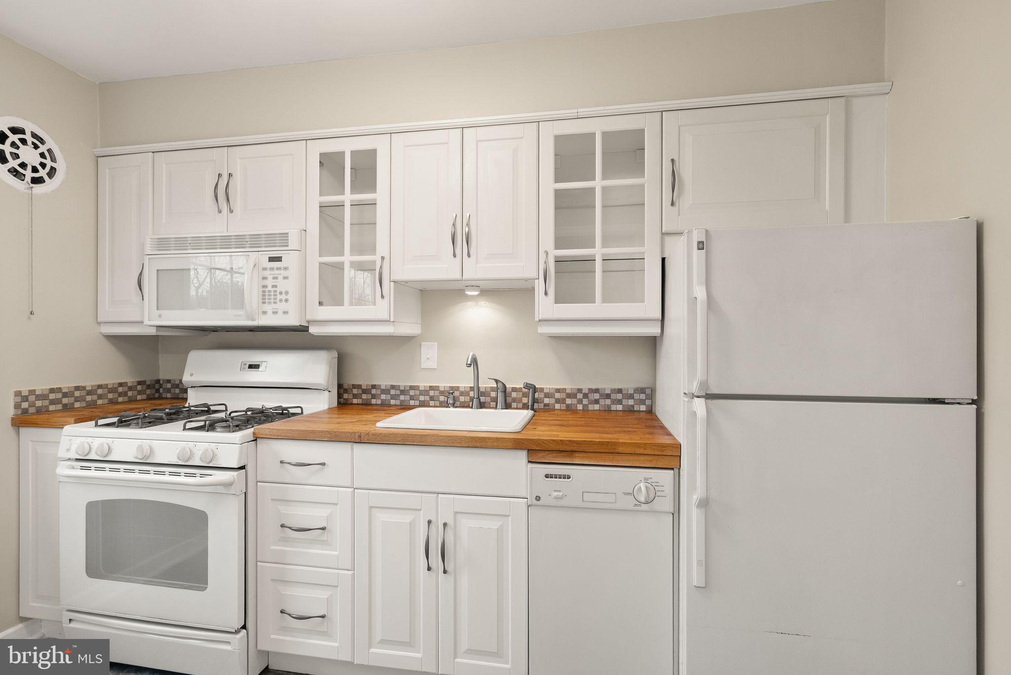 BELLE VIEW CONDOMINIUMS - Residential