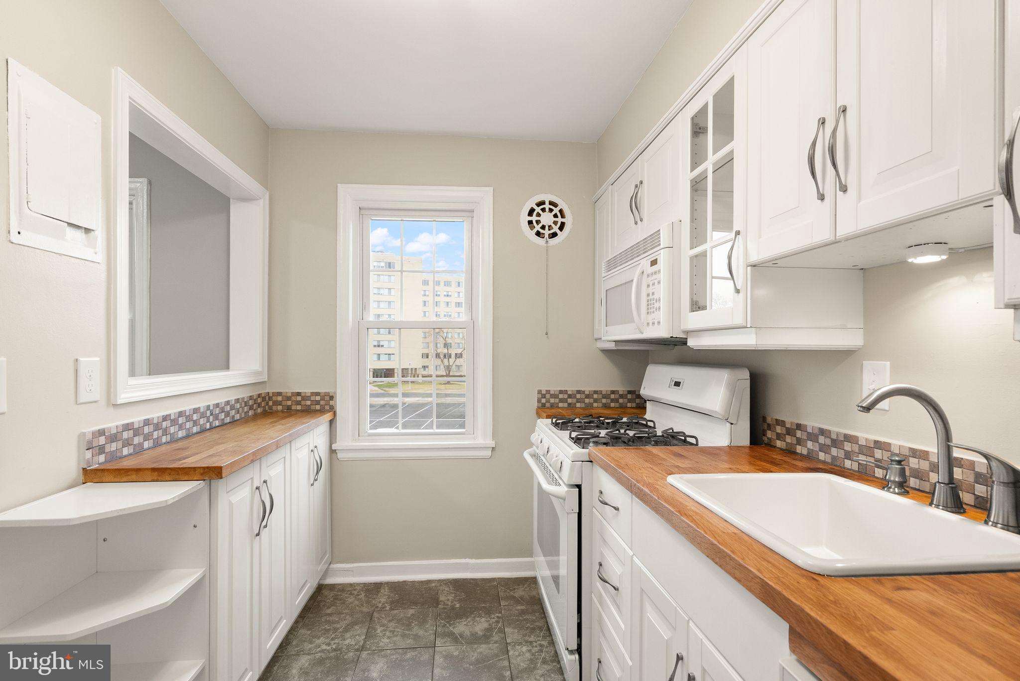 BELLE VIEW CONDOMINIUMS - Residential