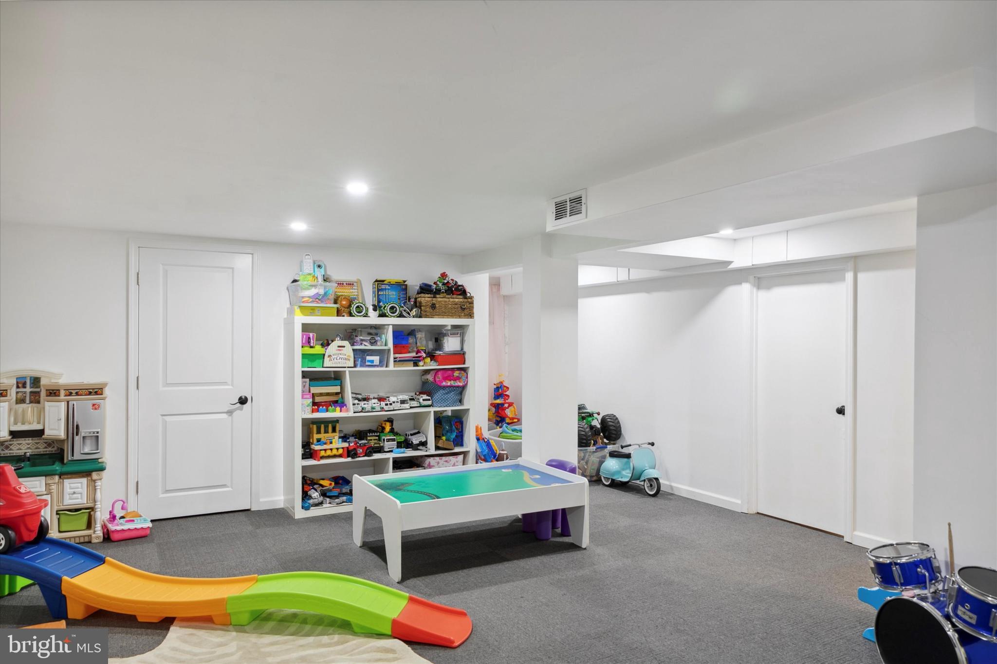 GULPH MILLS VIL - Residential