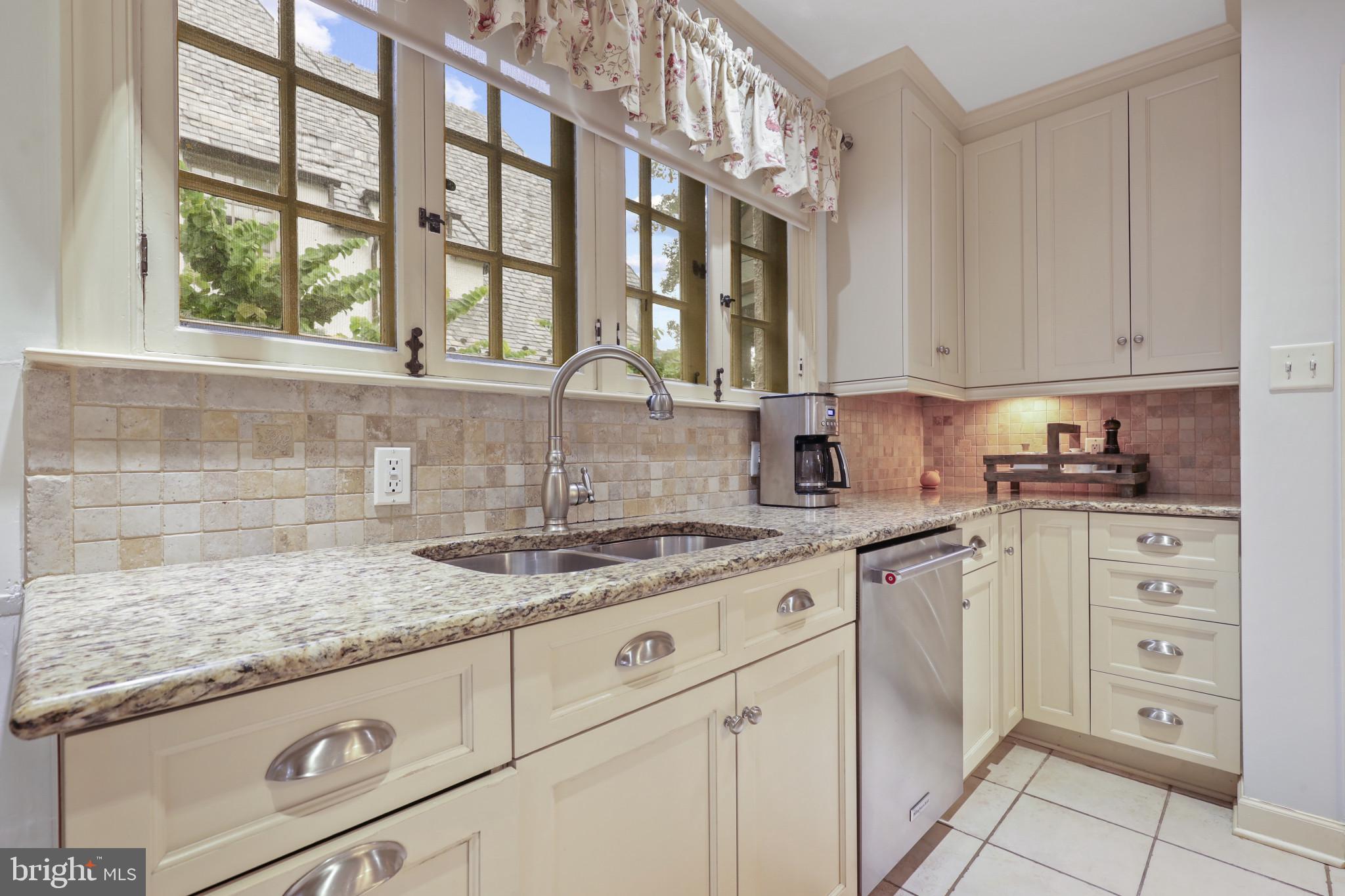 GREATER HOMELAND HISTORIC DISTRICT - Residential