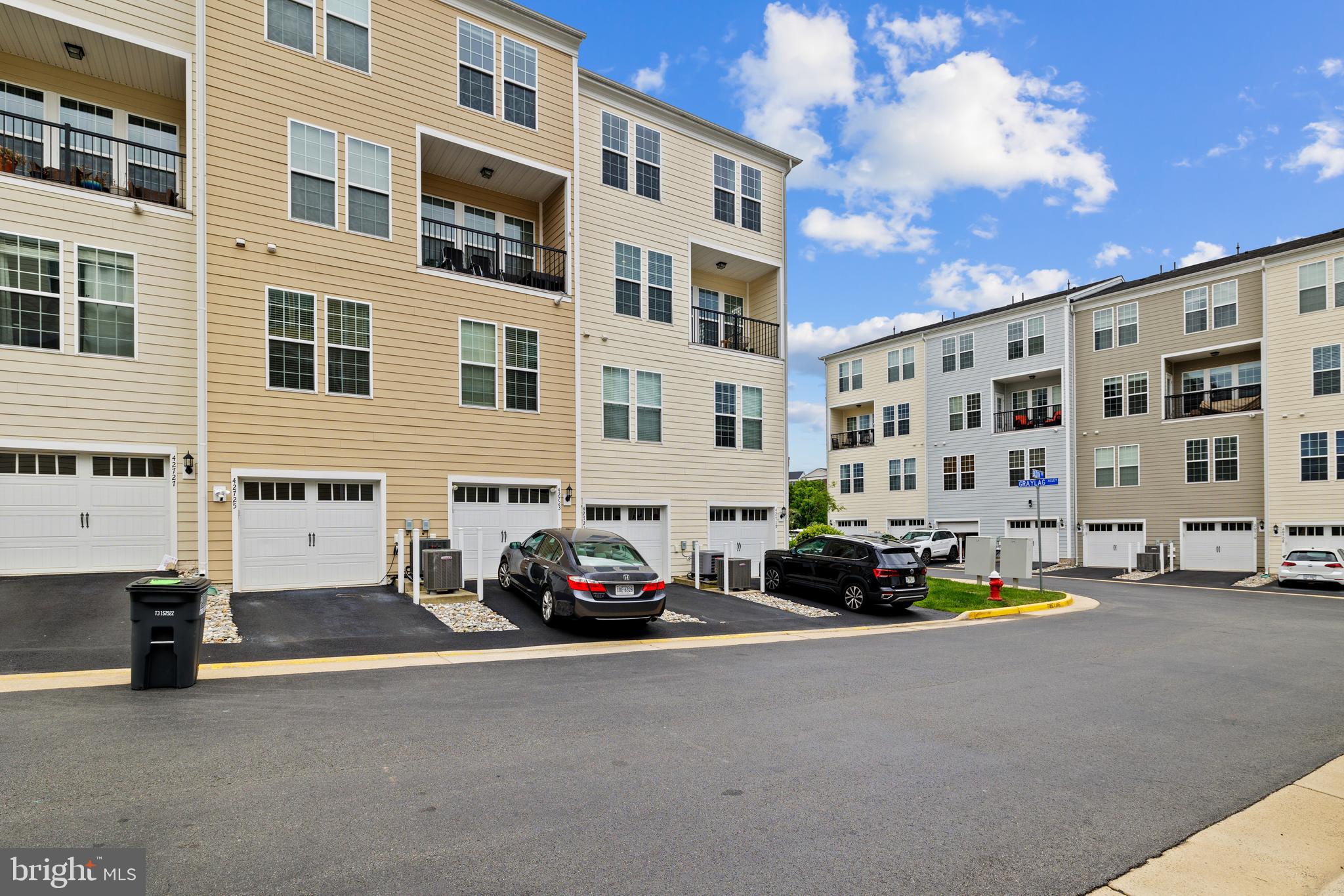 TOWNES AT GOOSE CREEK VILLAGE - Residential