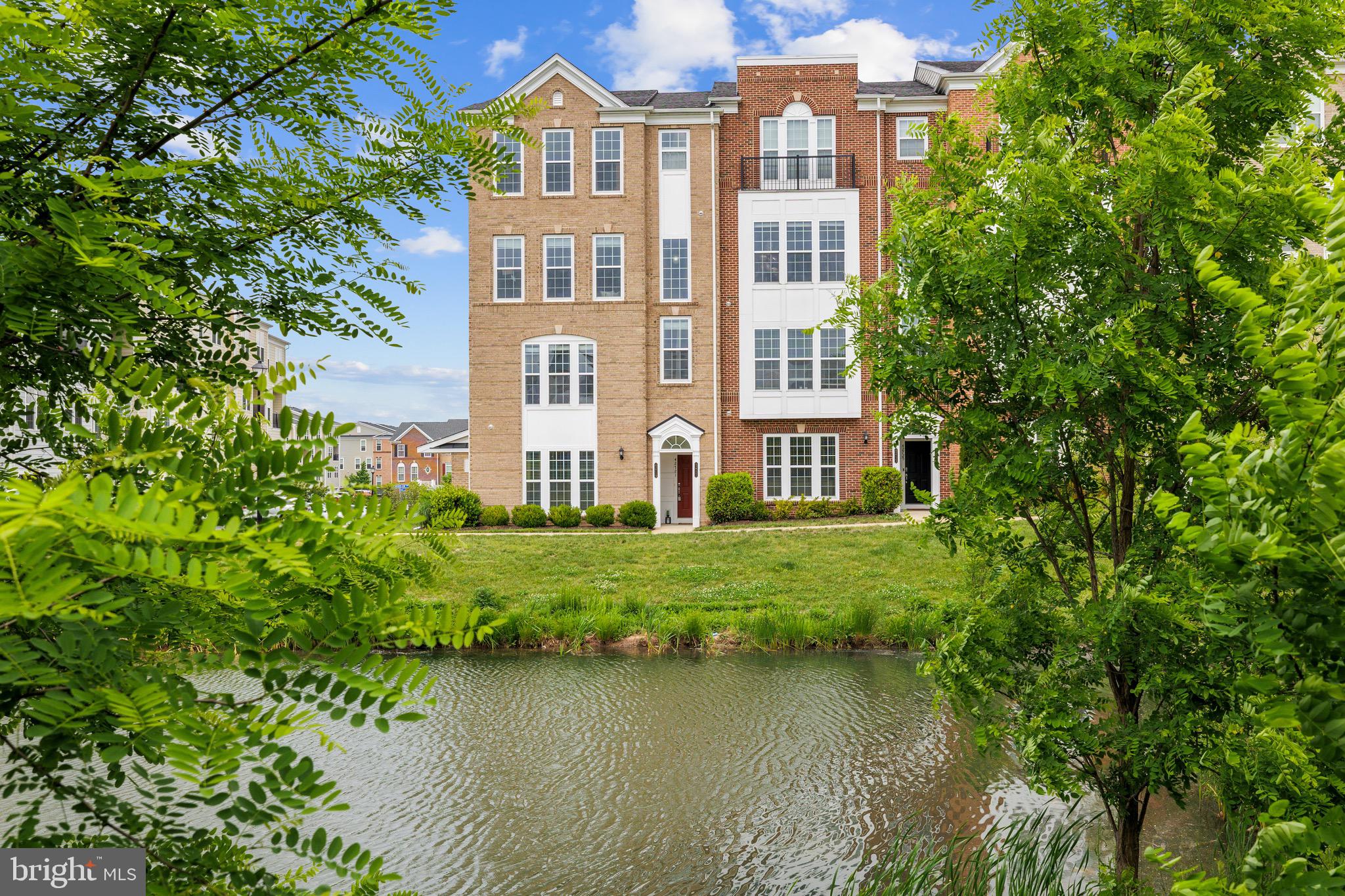 TOWNES AT GOOSE CREEK VILLAGE - Residential