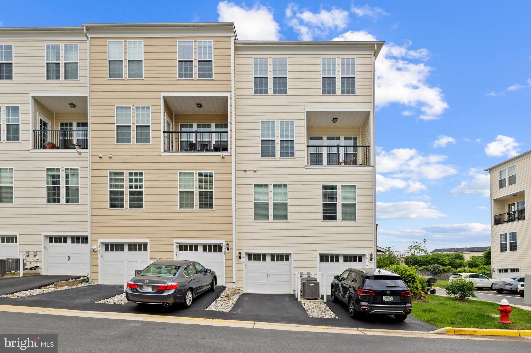 TOWNES AT GOOSE CREEK VILLAGE - Residential