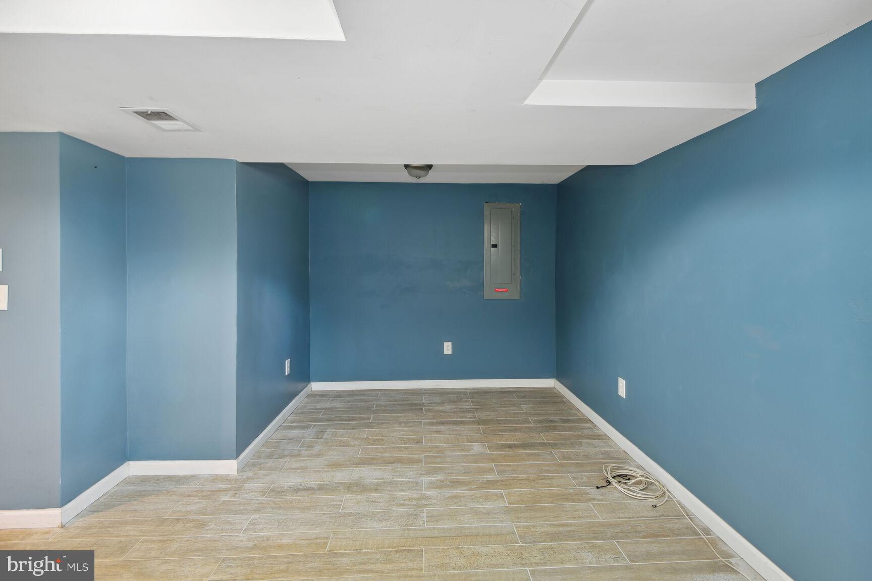 LANDOVER HILLS - Residential