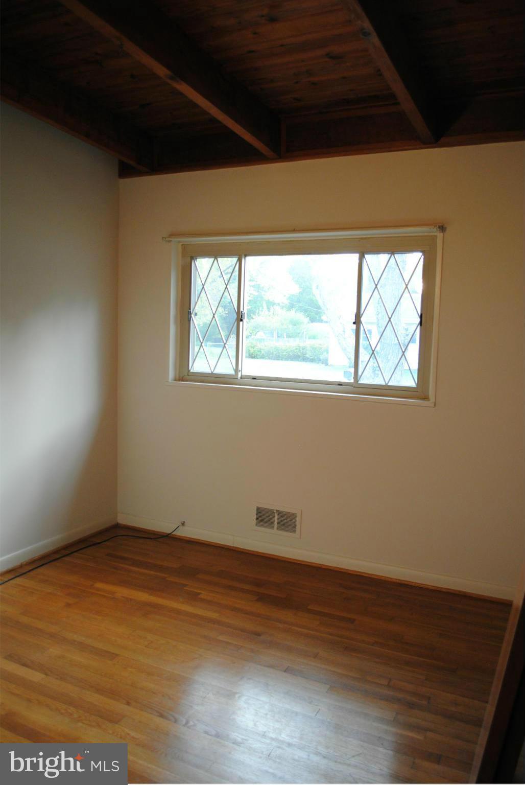 SOUTH HAMPTON VILLAGE SU - Residential