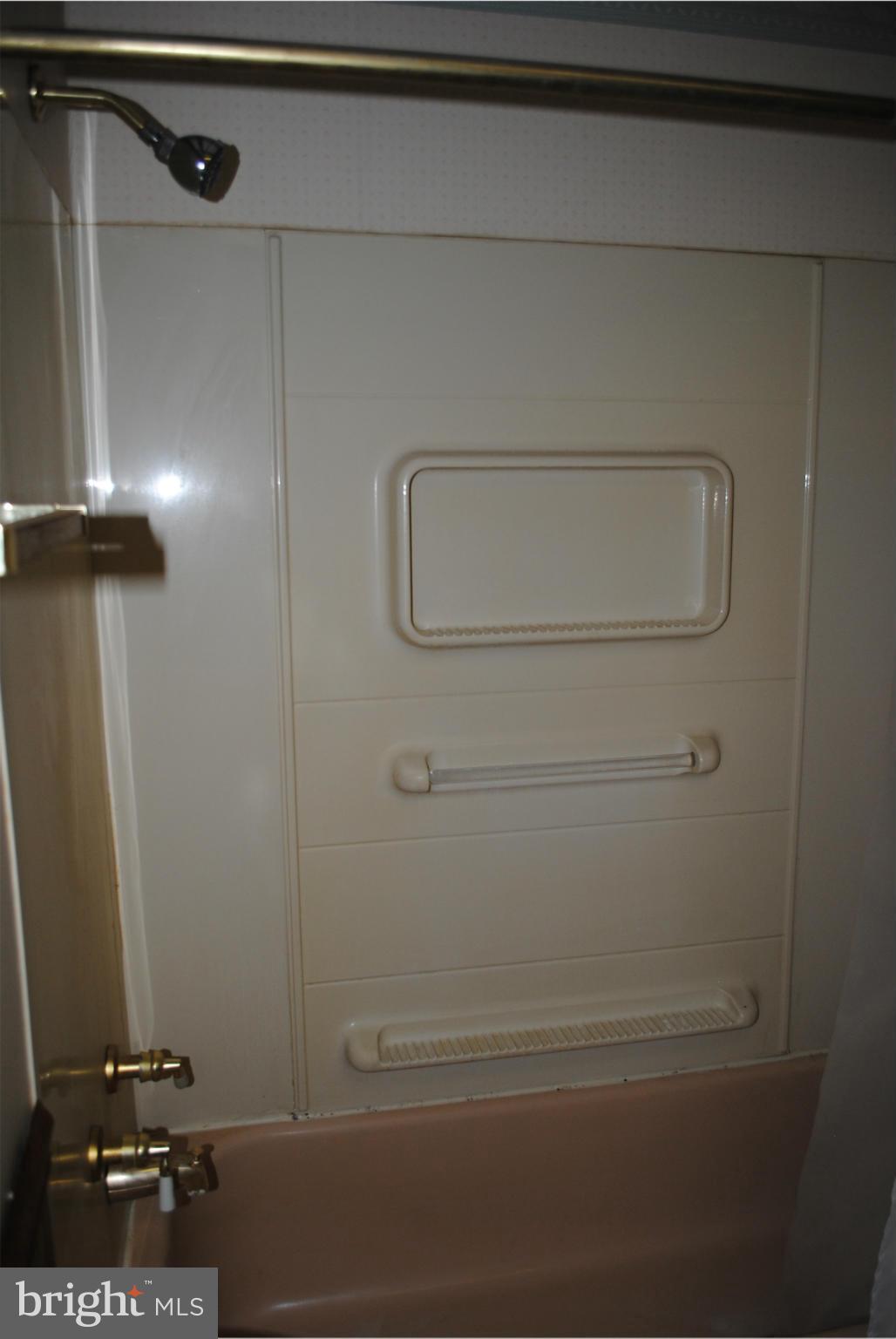 SOUTH HAMPTON VILLAGE SU - Residential