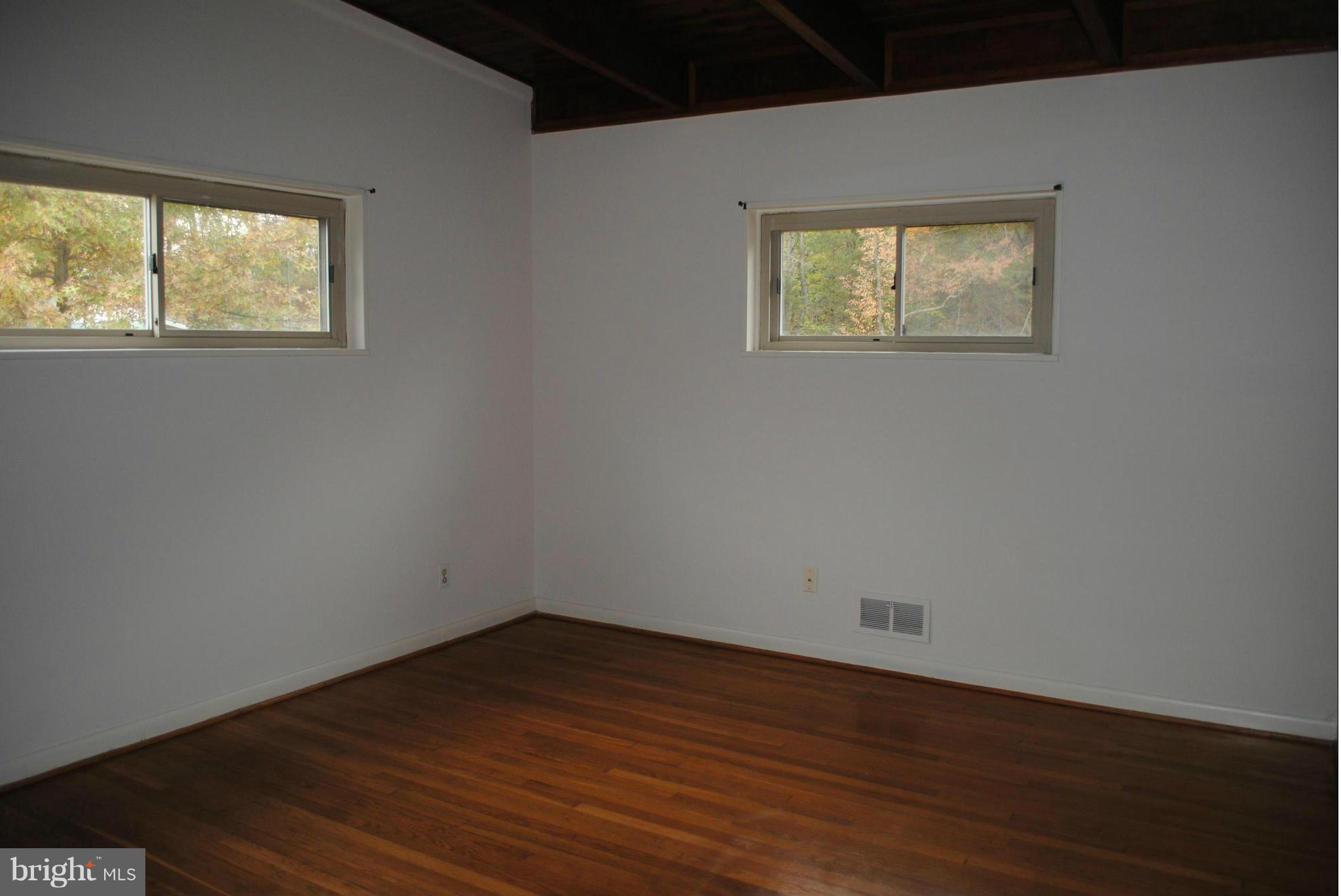 SOUTH HAMPTON VILLAGE SU - Residential