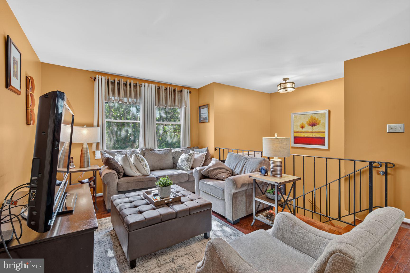 905 NEW ORCHARD PLACE