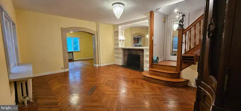 1042 W Lancaster Avenue, Bryn Mawr, PA MLS: PAMC2129220