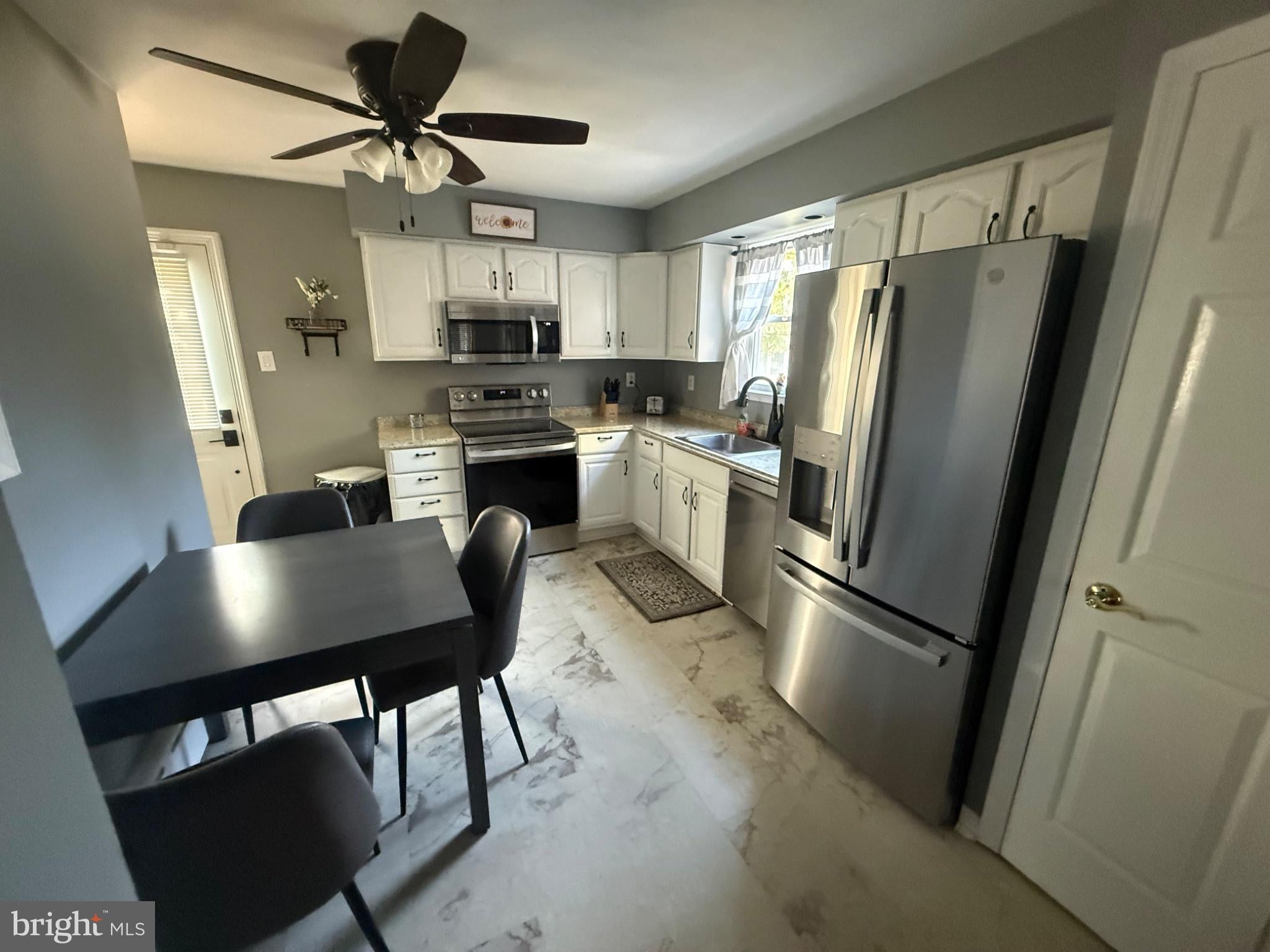 3898 ROUND MEADOW LANE