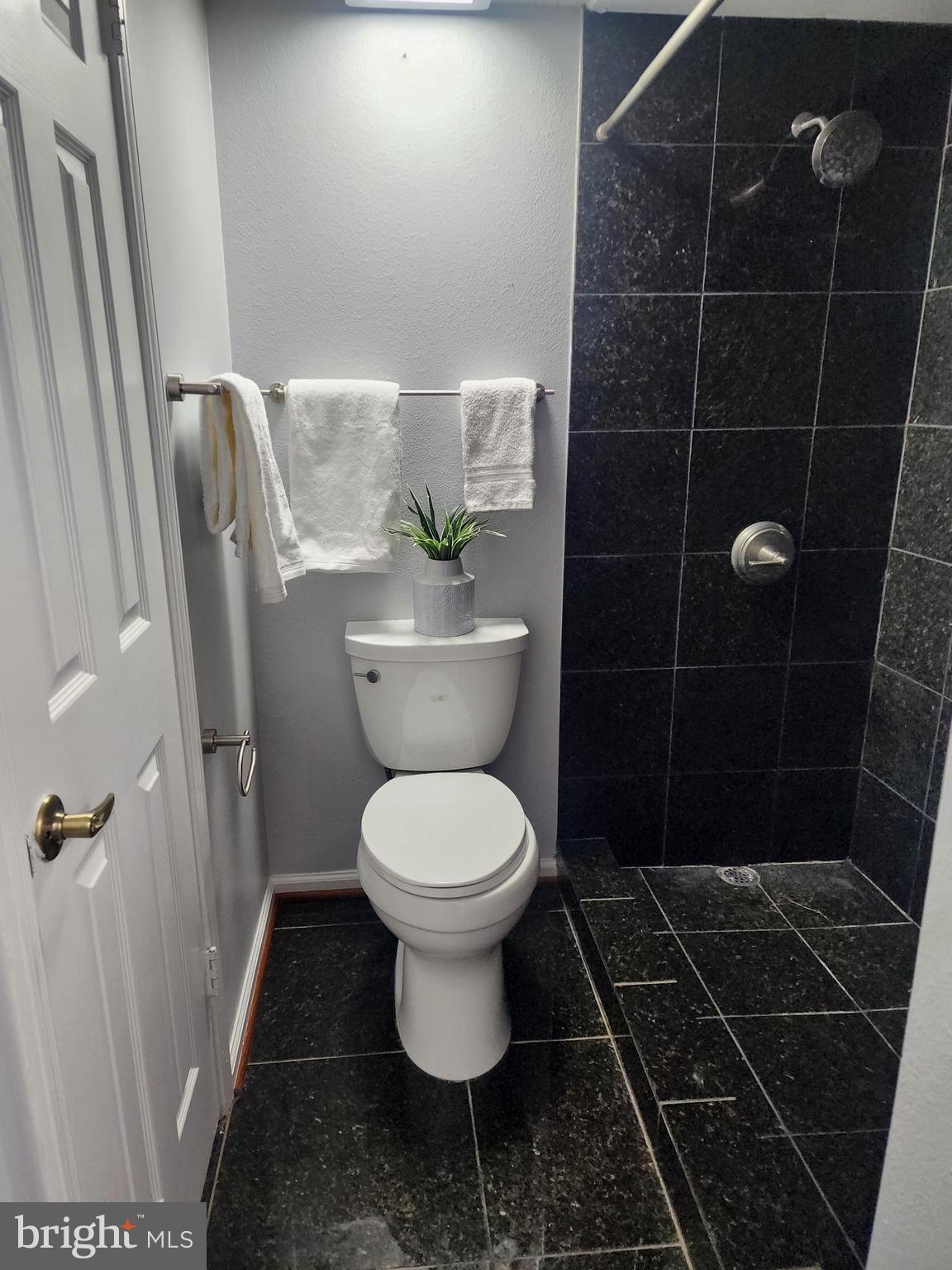 FOUNTAINS AT MCLEAN - Residential Lease