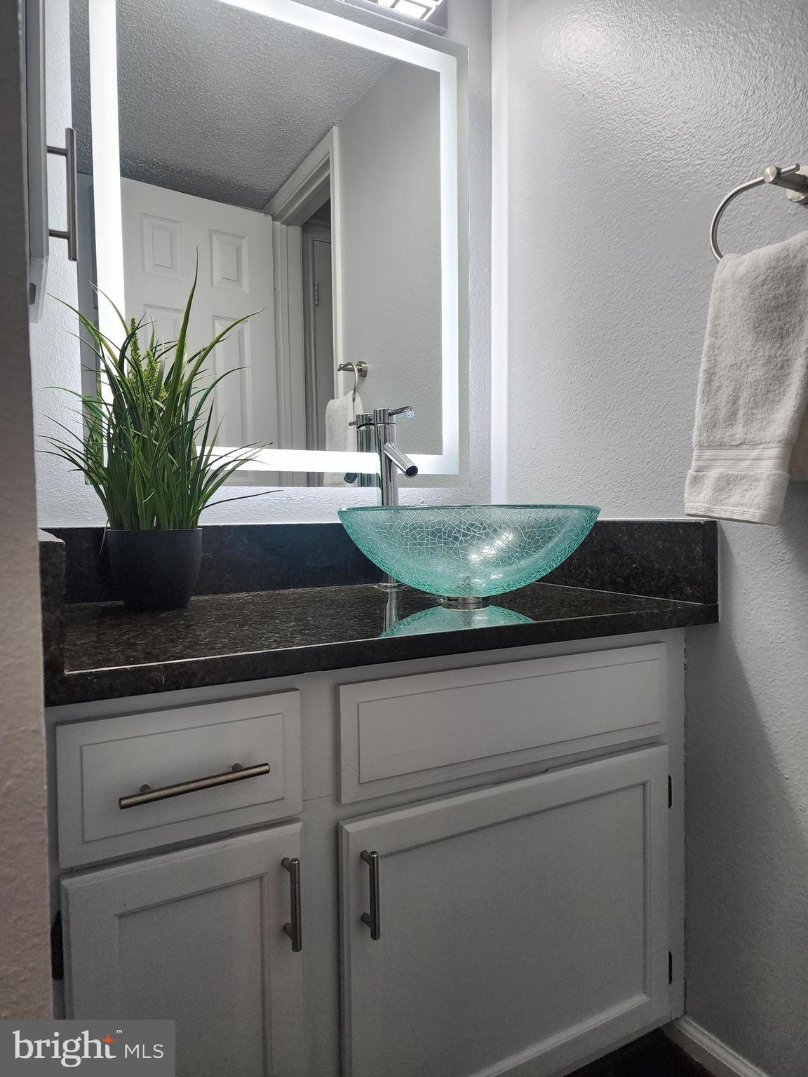 FOUNTAINS AT MCLEAN - Residential Lease