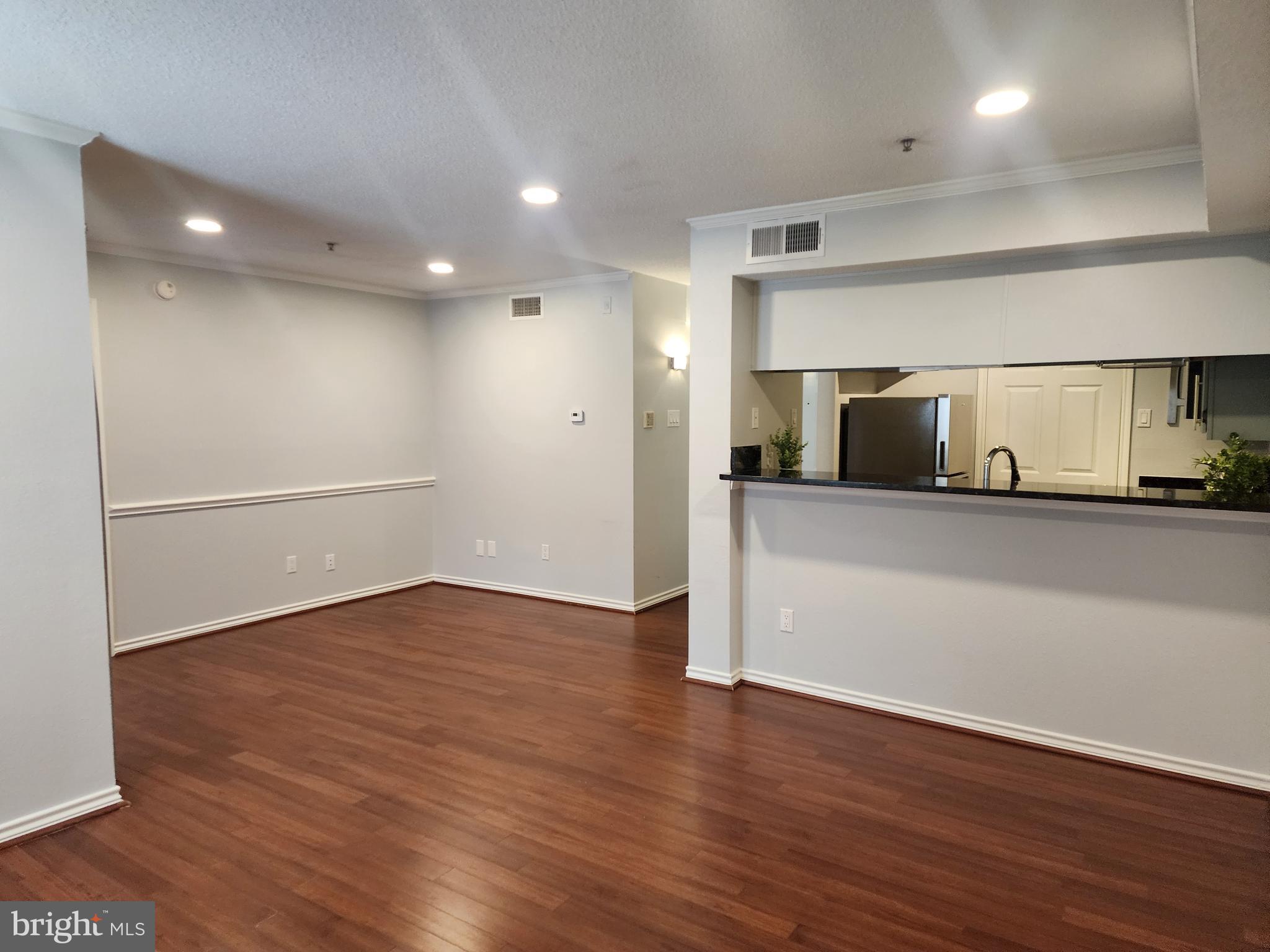 FOUNTAINS AT MCLEAN - Residential Lease