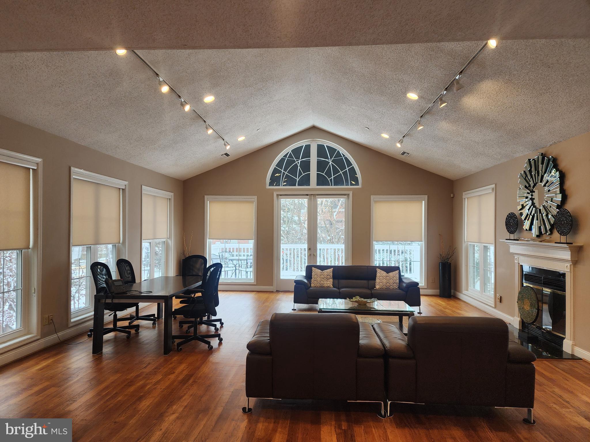 FOUNTAINS AT MCLEAN - Residential Lease