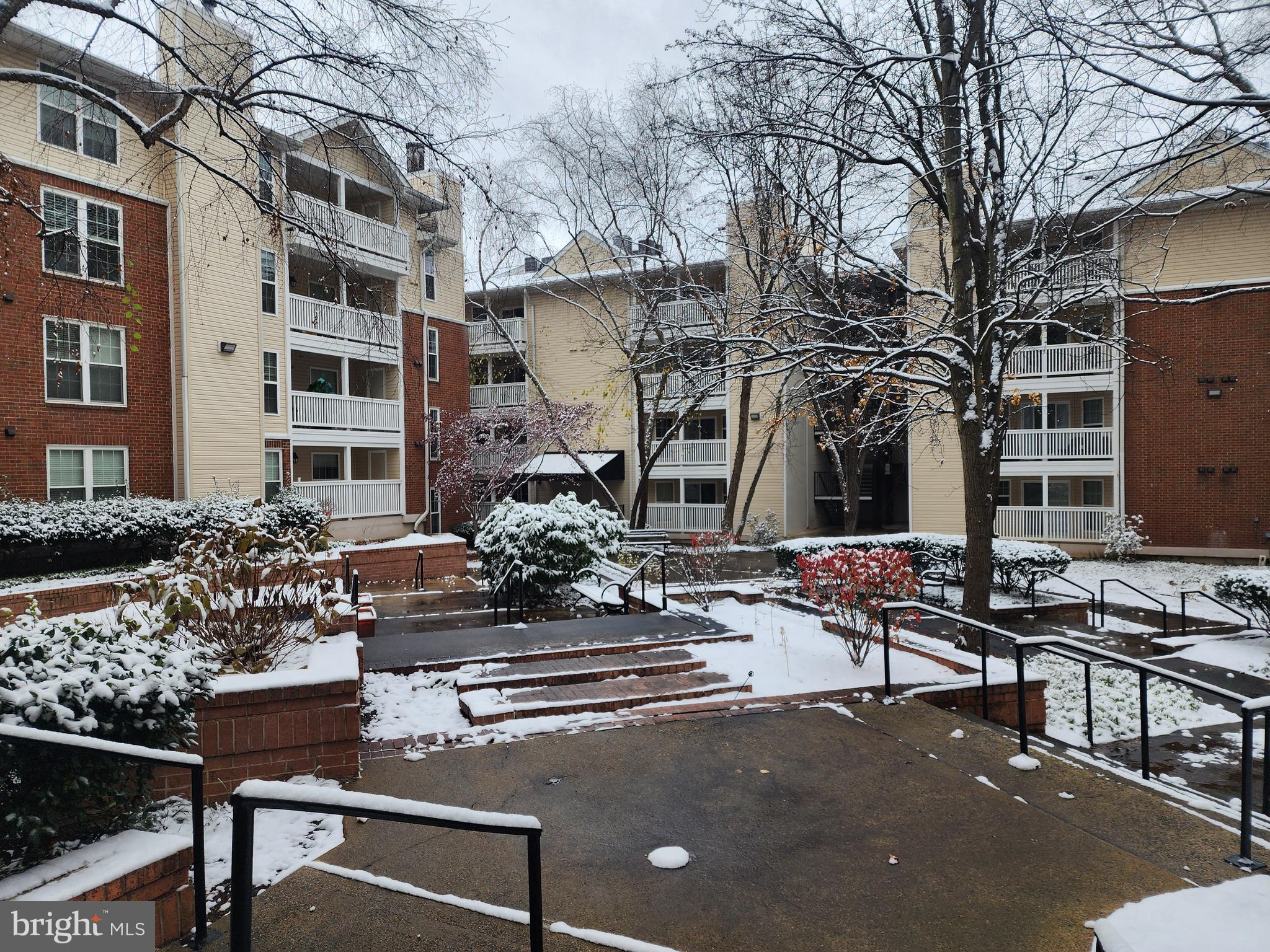 FOUNTAINS AT MCLEAN - Residential Lease