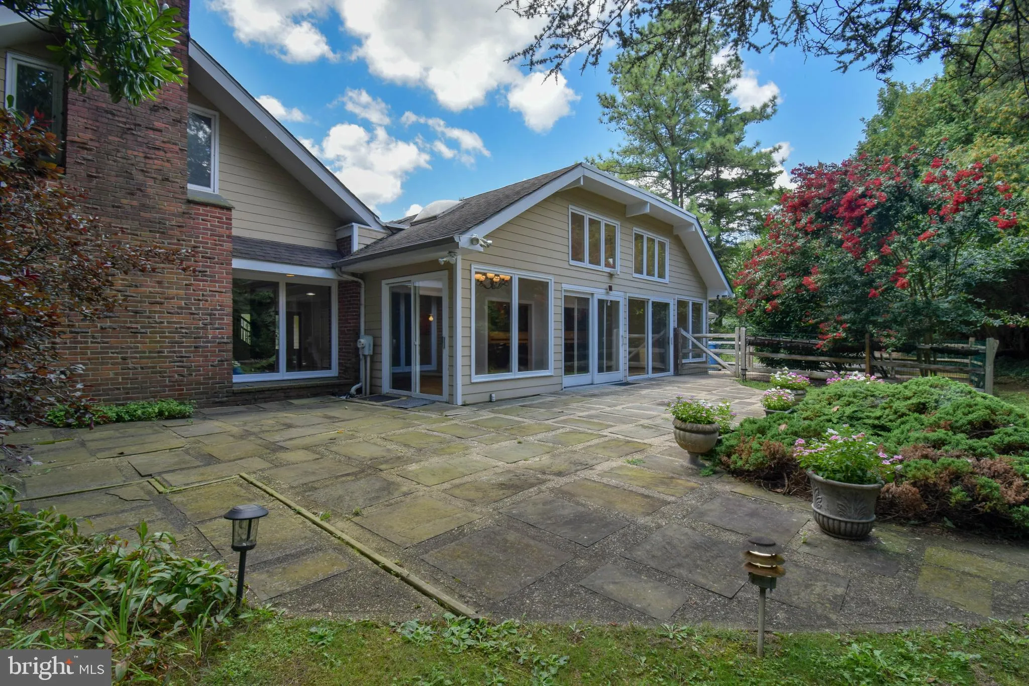 Wilmington, Delaware 19803, United States, 4 Bedrooms Bedrooms, ,3 BathroomsBathrooms,Residential,Pending,189570