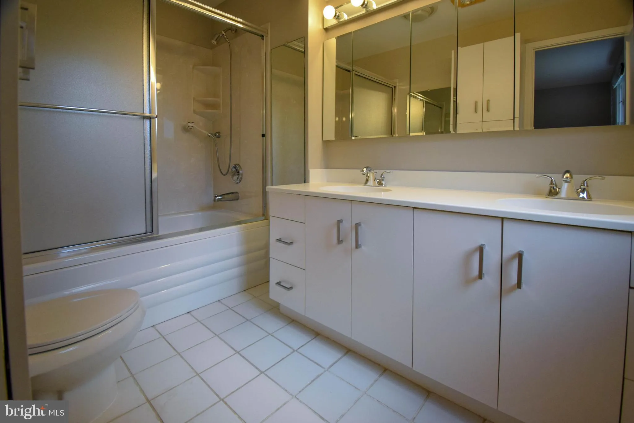 Wilmington, Delaware 19803, United States, 4 Bedrooms Bedrooms, ,3 BathroomsBathrooms,Residential,Pending,189570