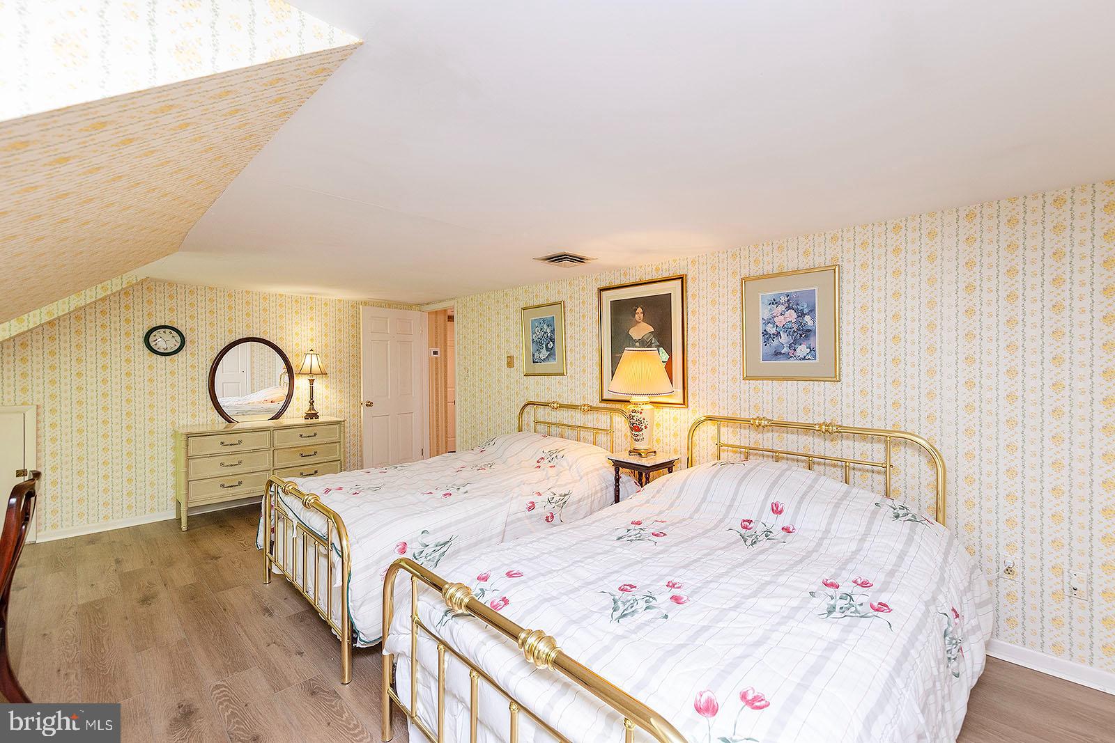 HOMEWOOD - Residential