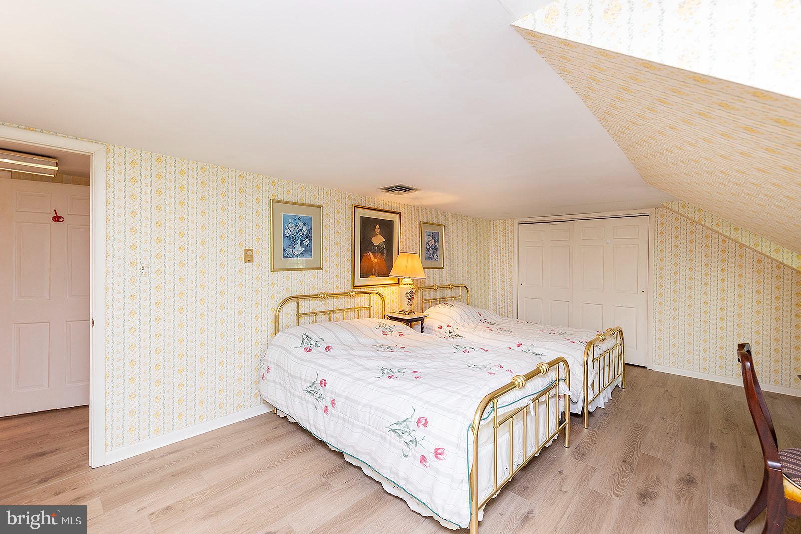 HOMEWOOD - Residential