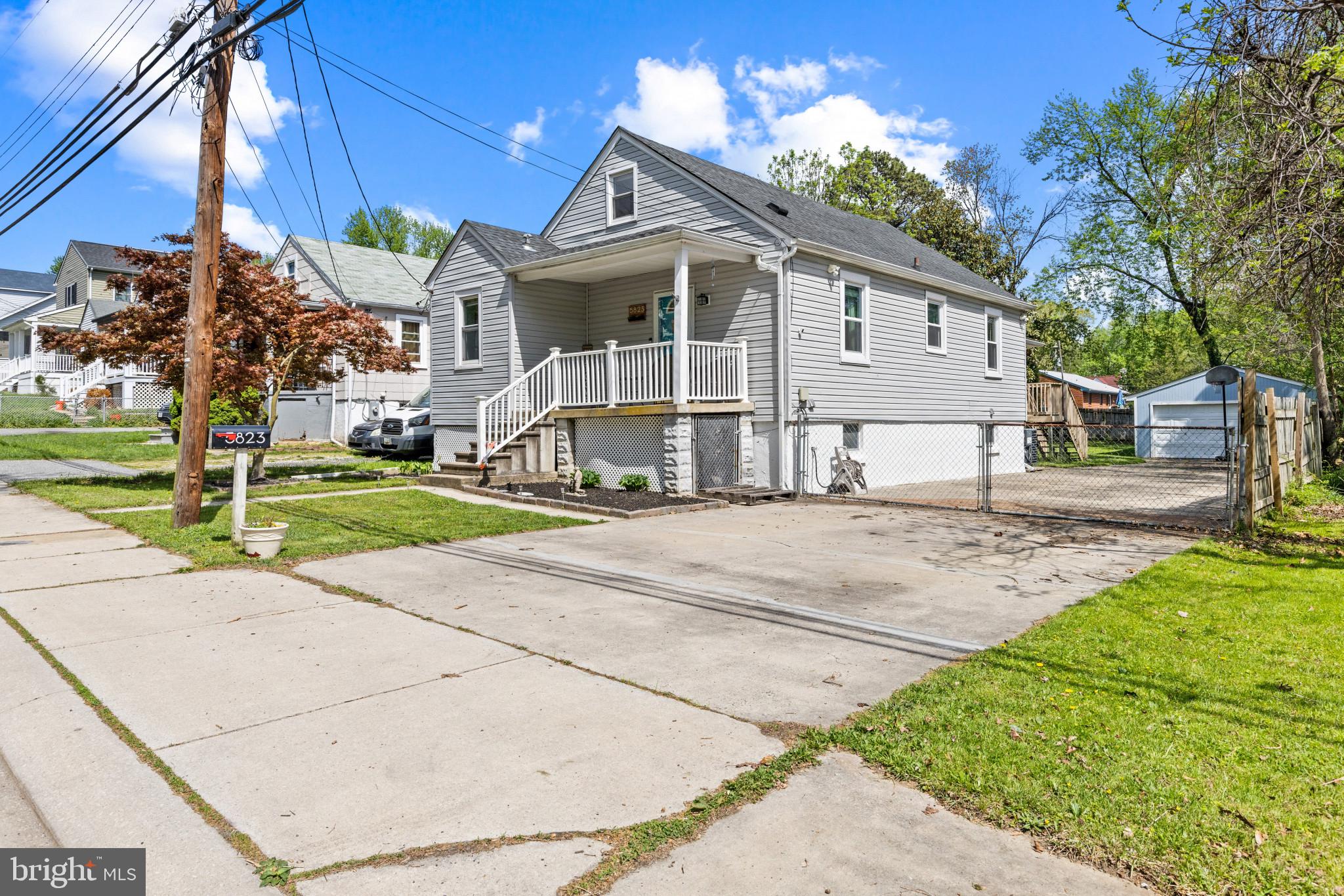 5823 WESTWOOD AVENUE